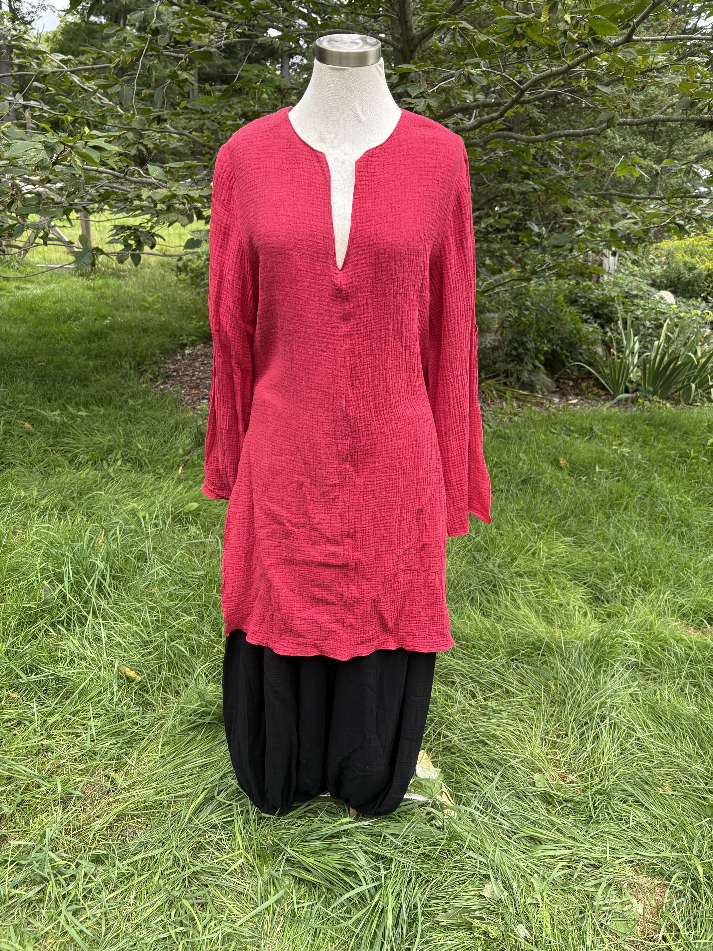IMG_5888.jpeg Caft Crimson, Salvar Black.jpeg