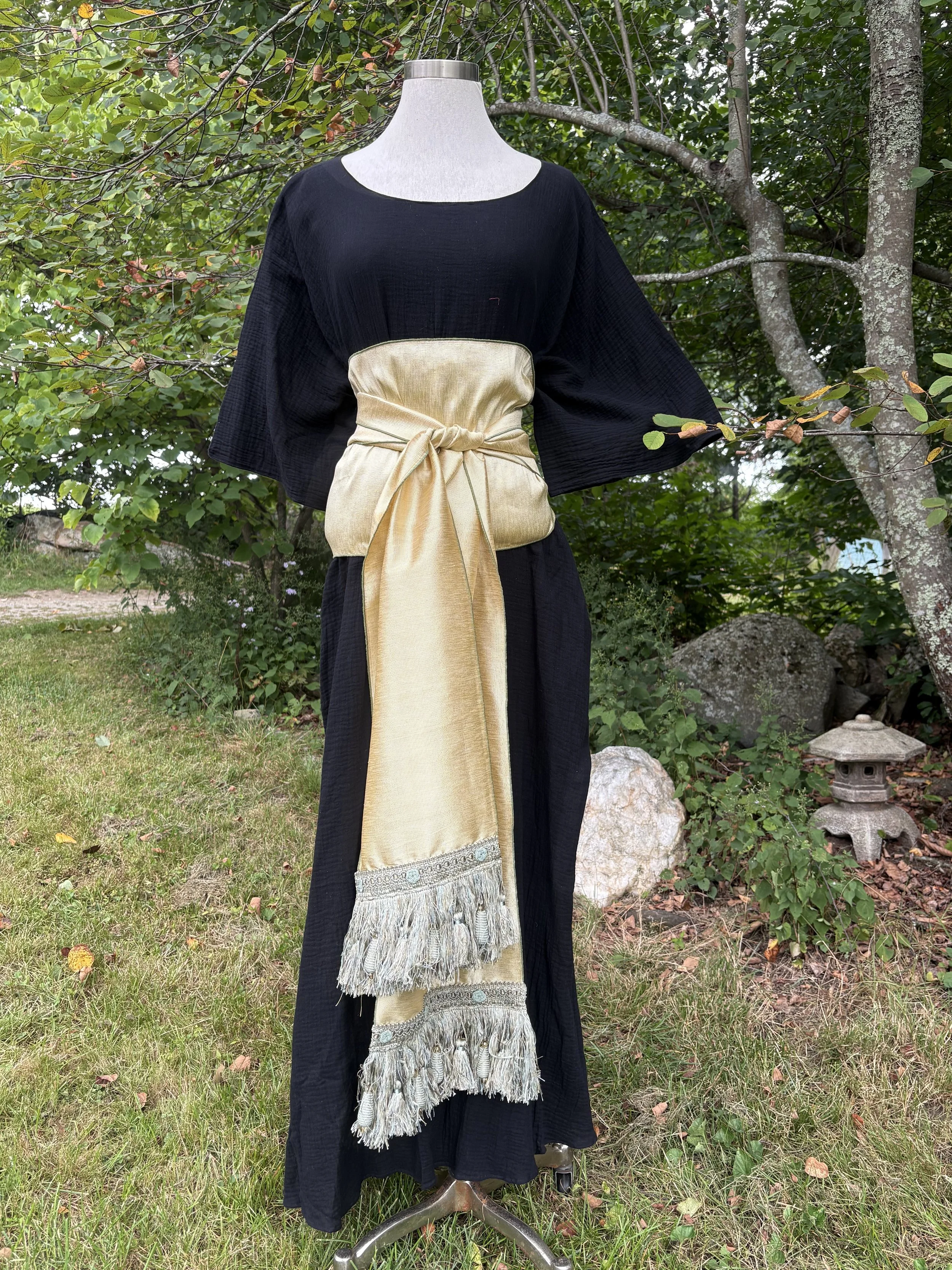 IMG_5953.jpeg Sirocco Gown Black Short Sleeve, Sash LtGold:LtGrn Fringe.jpeg