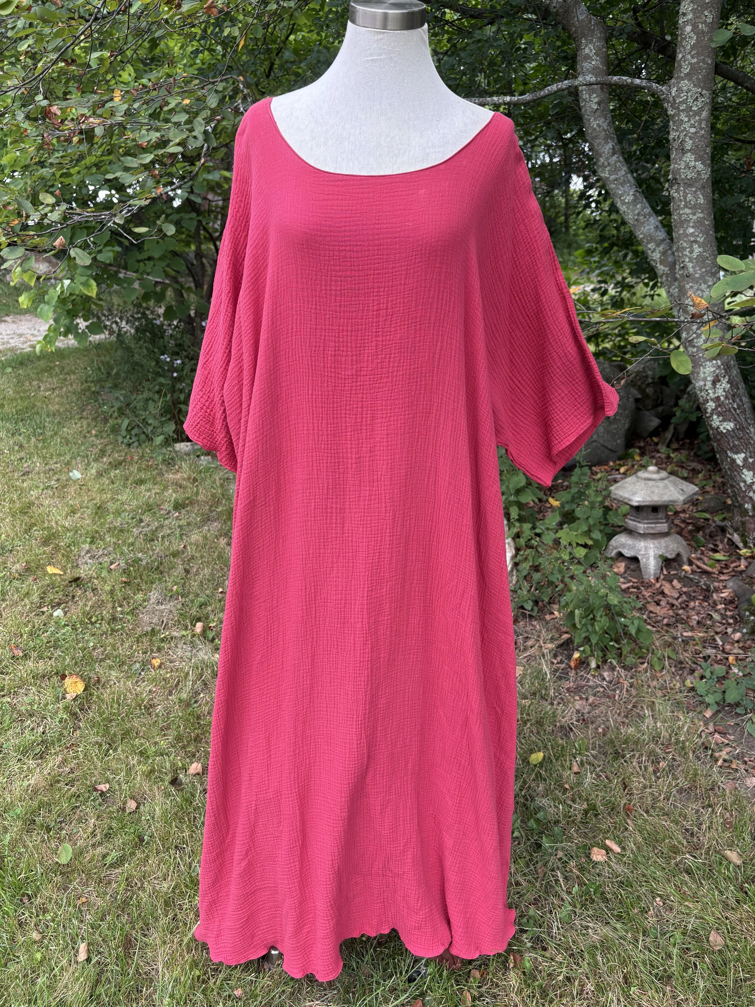 IMG_5997.jpeg Sirocco Gown Short Sleeve Crimson.jpeg