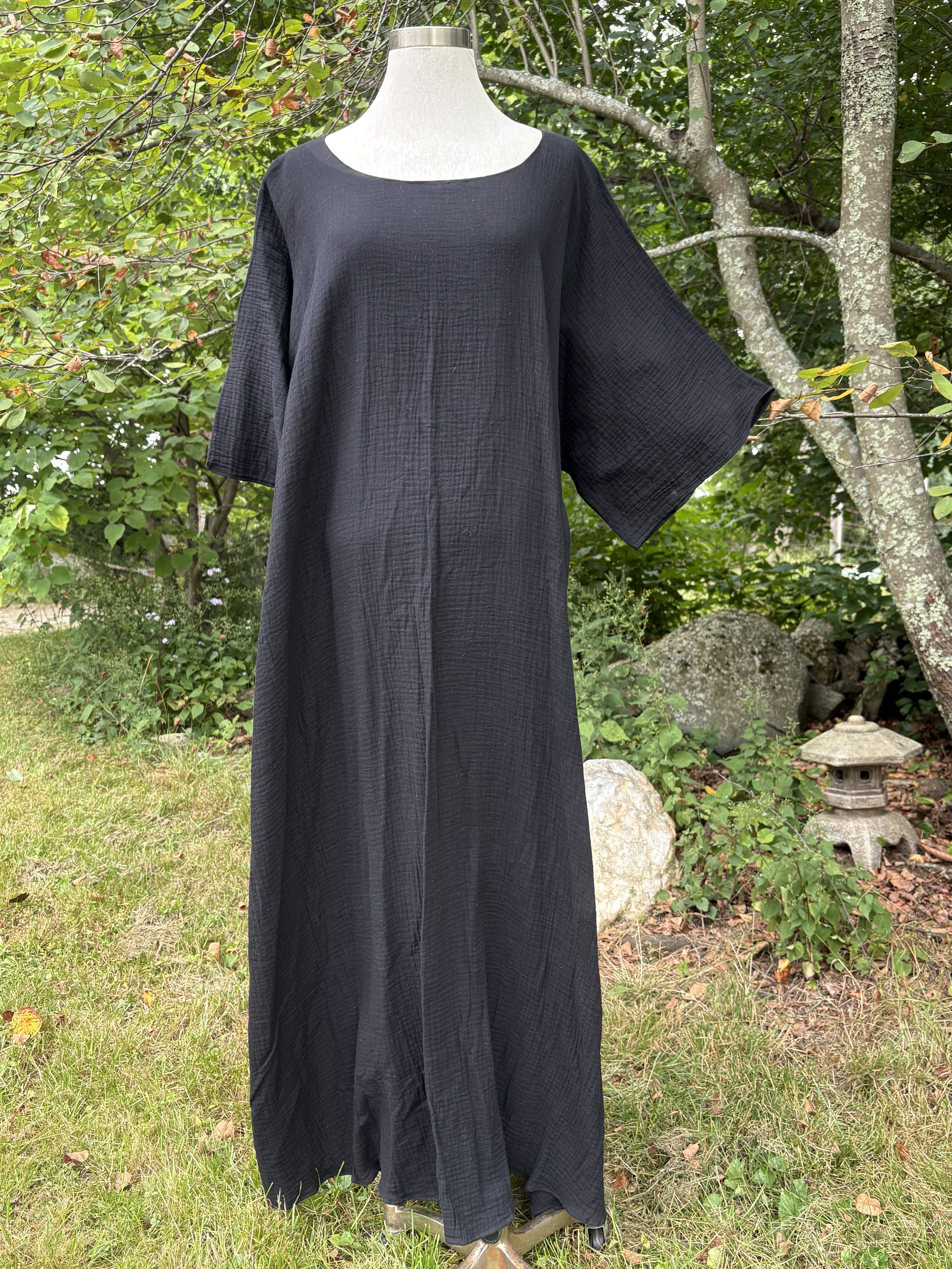 IMG_5954.jpeg Sirocco Gown Black Short Sleeve.jpeg