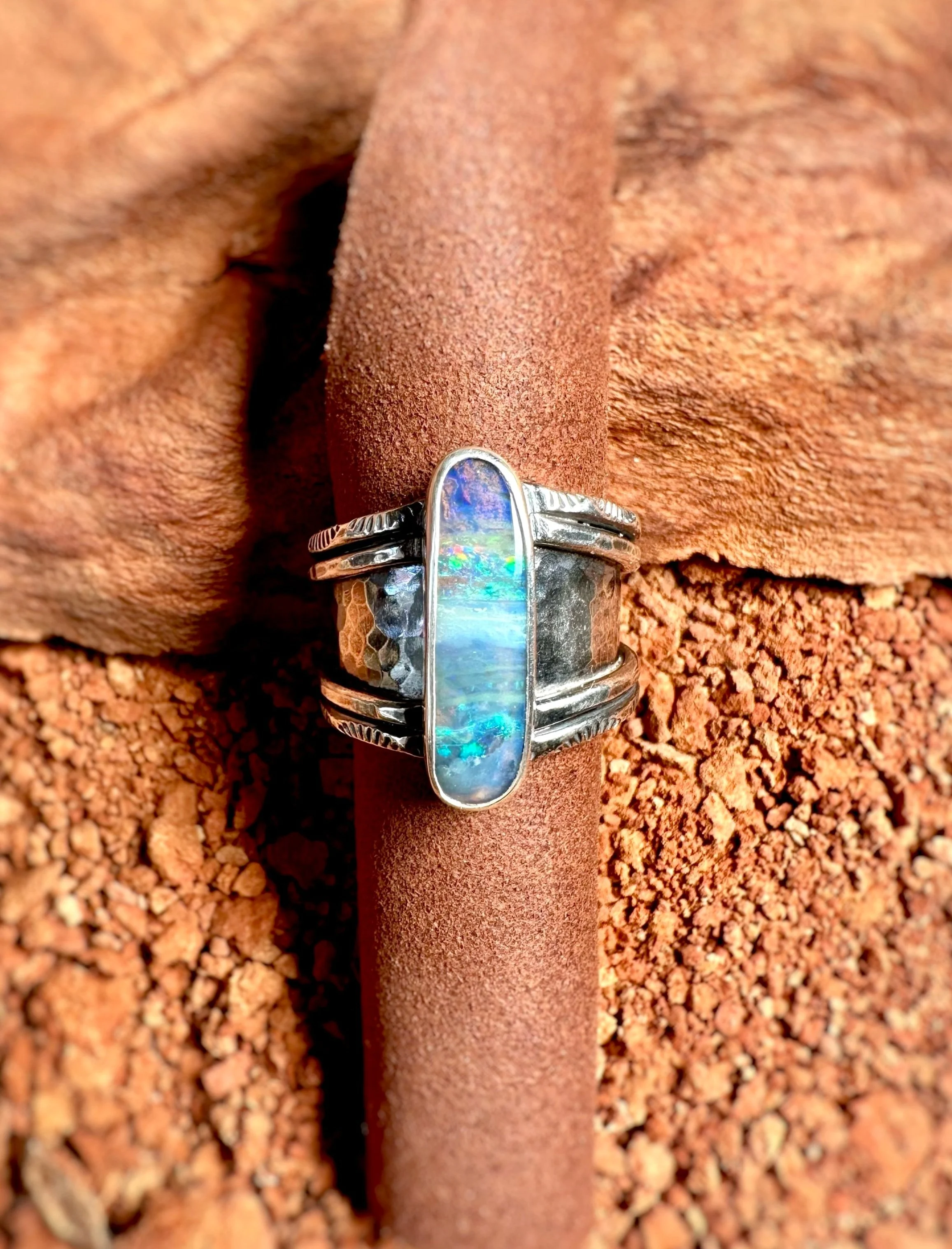 quilpie-boulder-opal-rainbow-opal-1.jpg