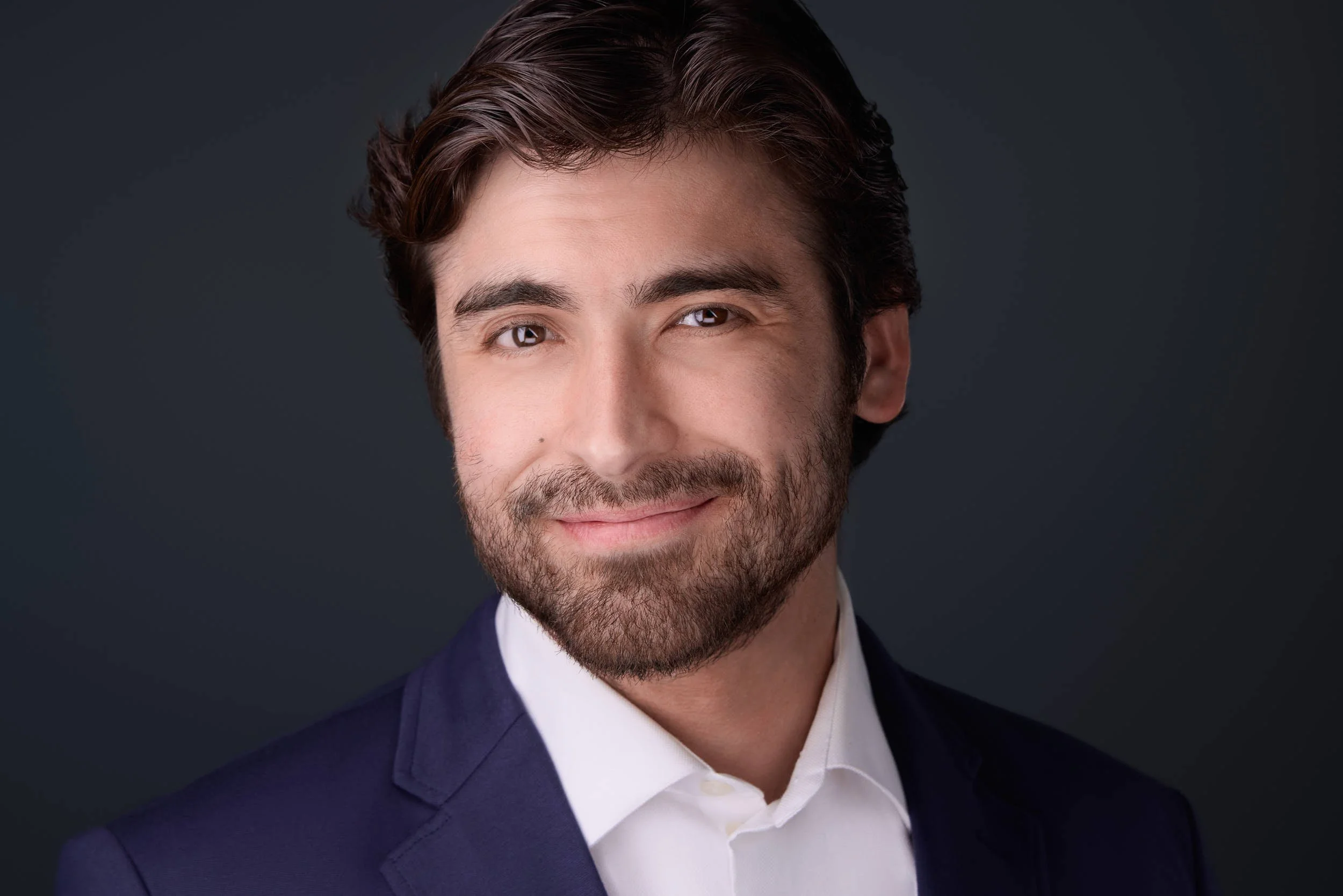 Professional business headshot of a Chicago executive leader taken at Chicago High-End Headshots in Schaumburg
