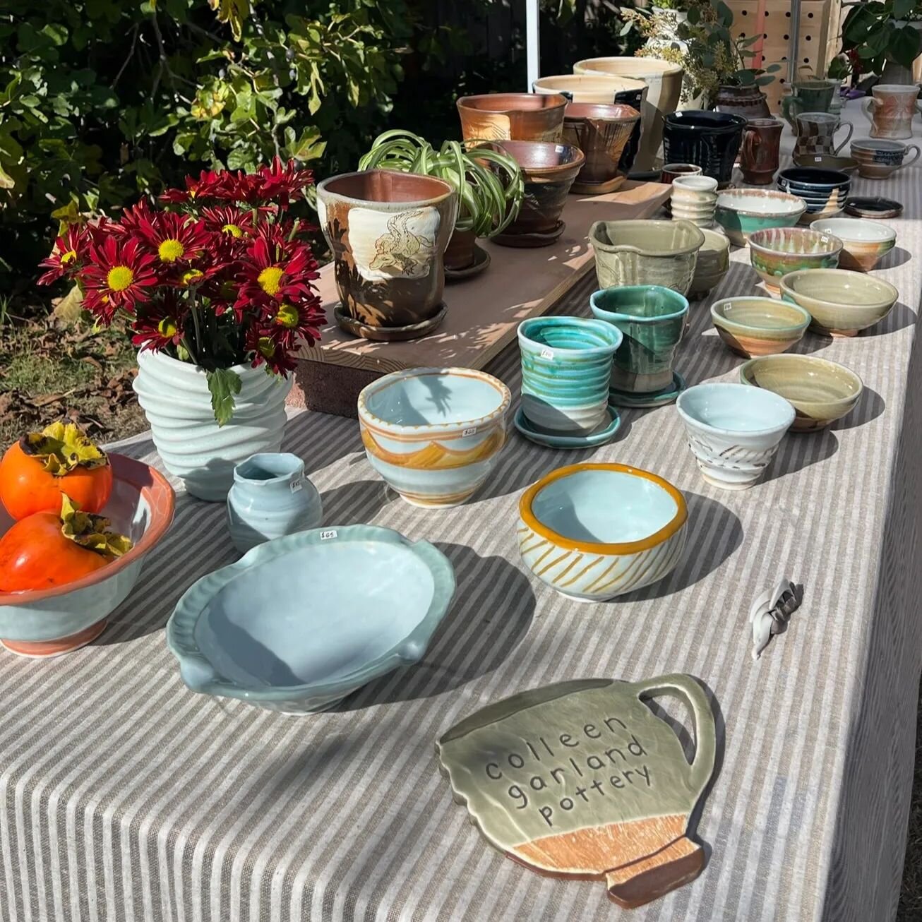 THANK YOU so much to everyone who came to our sale this weekend! I only took a couple photos (thank you @maybe.natalie for sending some!) but I was so happy to see everyone, and grateful for people buying pots 💛 it was a great day, and it felt like 