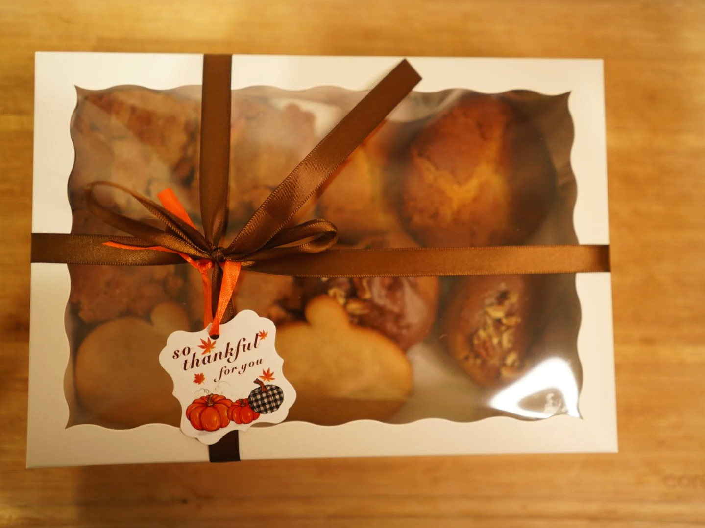 Thanksgiving+Treat+Box+Closed.png