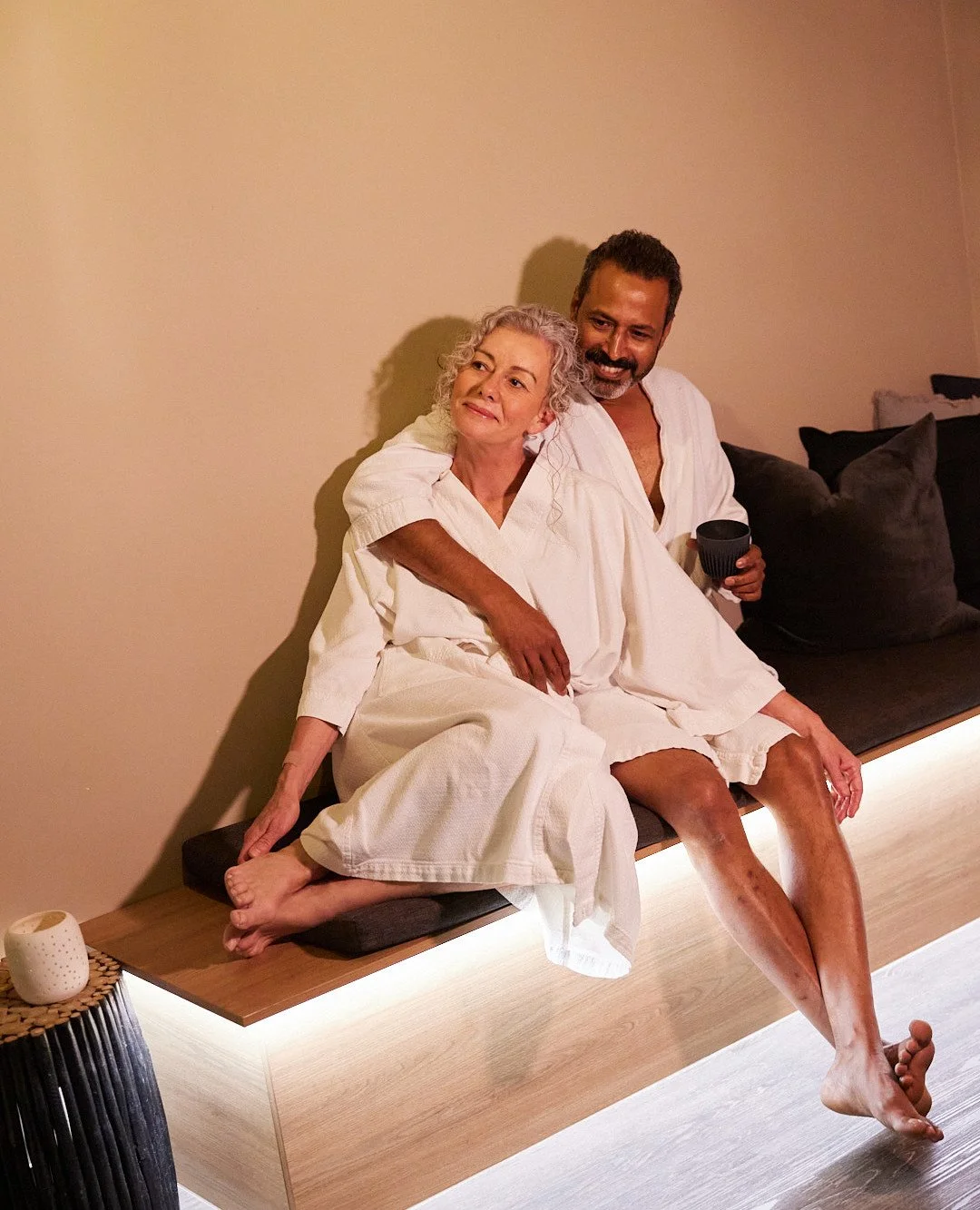 Life doesn&rsquo;t slow down for anyone, work, errands, commitments, small tensions that quietly add up.

Sometimes the best thing you can do as a couple is step away together. Float or sweat it out together in calm. 
.
.
.
#CityCave #CouplesActivity