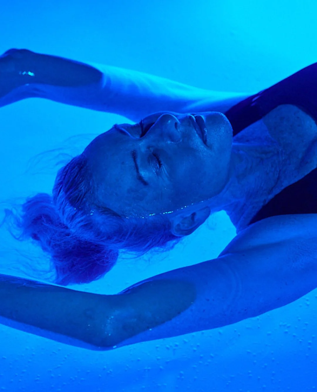 Feeling tight and stiff in the shoulders after a long day?

Stretching your arms above your head while floating helps lengthen muscles, relieve shoulder and upper-back tension, and improve circulation.

Combined with the sensory-deprived calm of the 