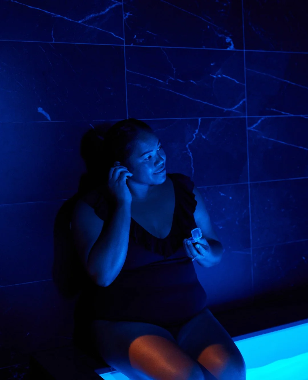 Ditch the chaos, switch off, and truely find calm. 

Here&rsquo;s how: 

1️⃣ Step into your float room and leave the world behind. 2️⃣ Lie back in the warm, buoyant water, the salt will keep you effortlessly afloat. 
3️⃣ Close your eyes, and let your