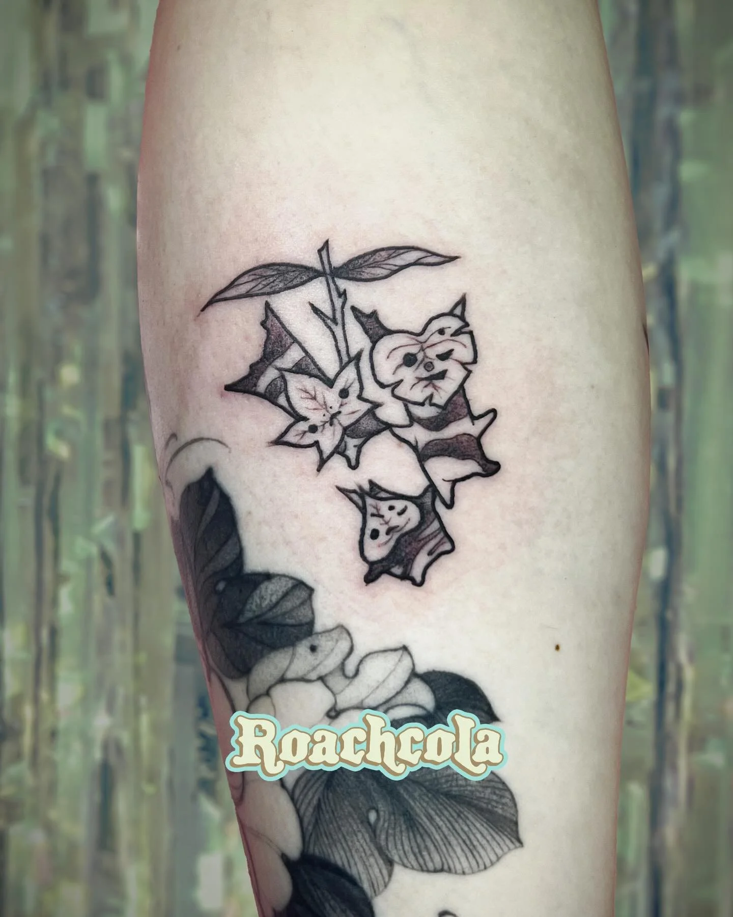 Yahaha! You found me!

For your viewing pleasure, may I present a super cute korok tattoo from my super special Legend of Zelda Get What You Get flash sheet! 

This is 1 of 8 LoZ designs that I have available so if you love this game like I do raise 