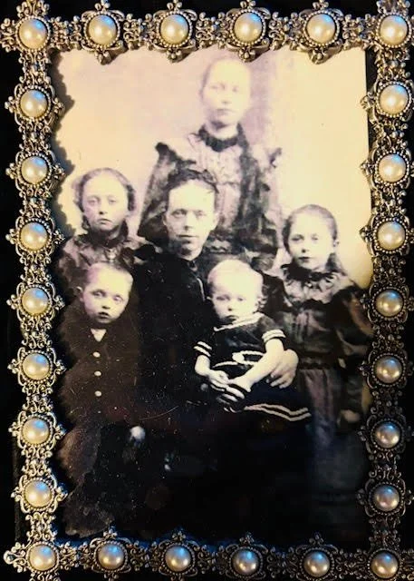  Frederikke with her Greenland-born children. Betsy is on the right 