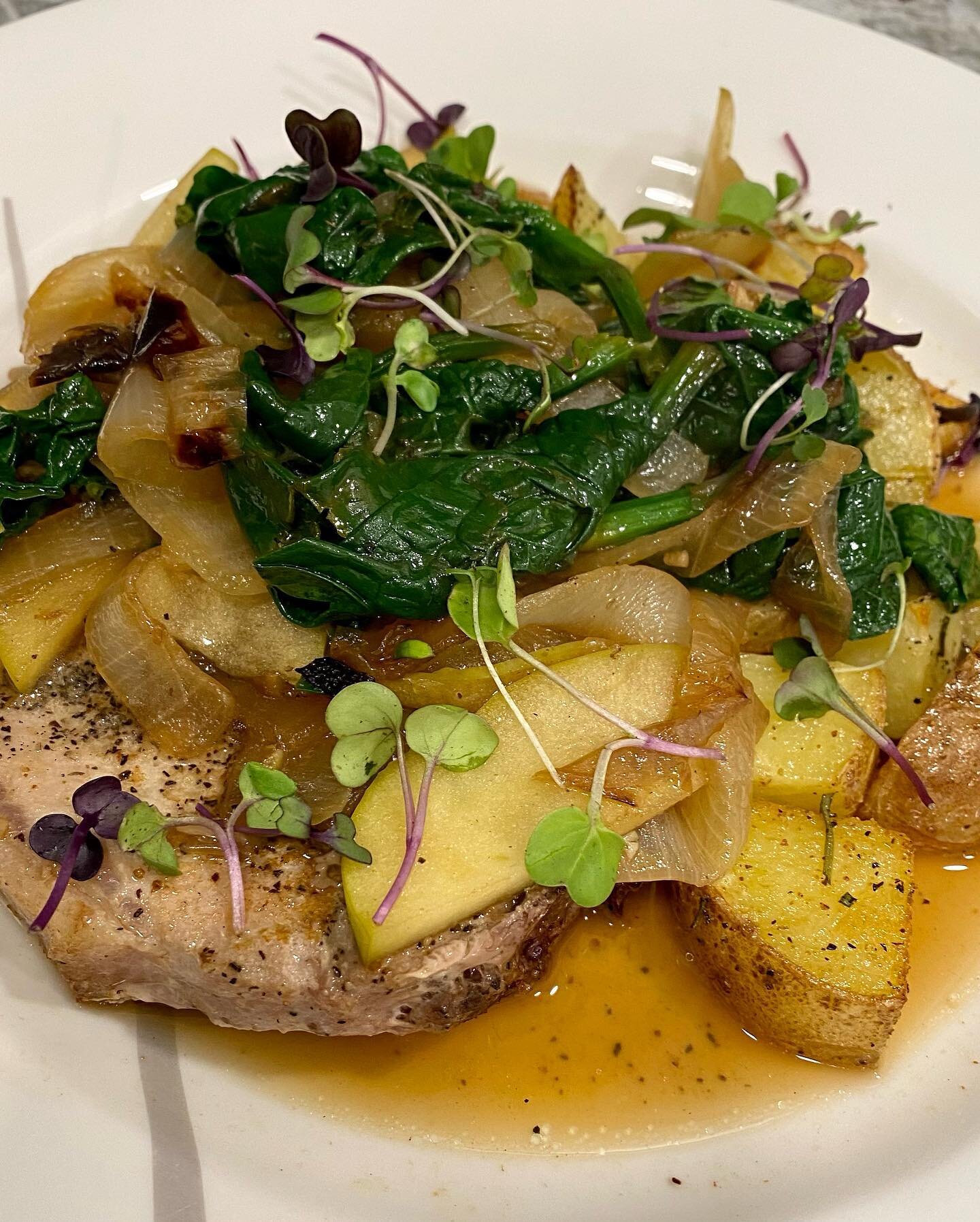 🍽 On the Menu 🍽

Pork chops with Apples and Onions 🧅 🍎 

This is is hands down one of my fave fall meals to make. It looks fancy, but it&rsquo;s easy and pretty quick too. 

Pork chops are seared on the stove top and then finished in the oven. Th