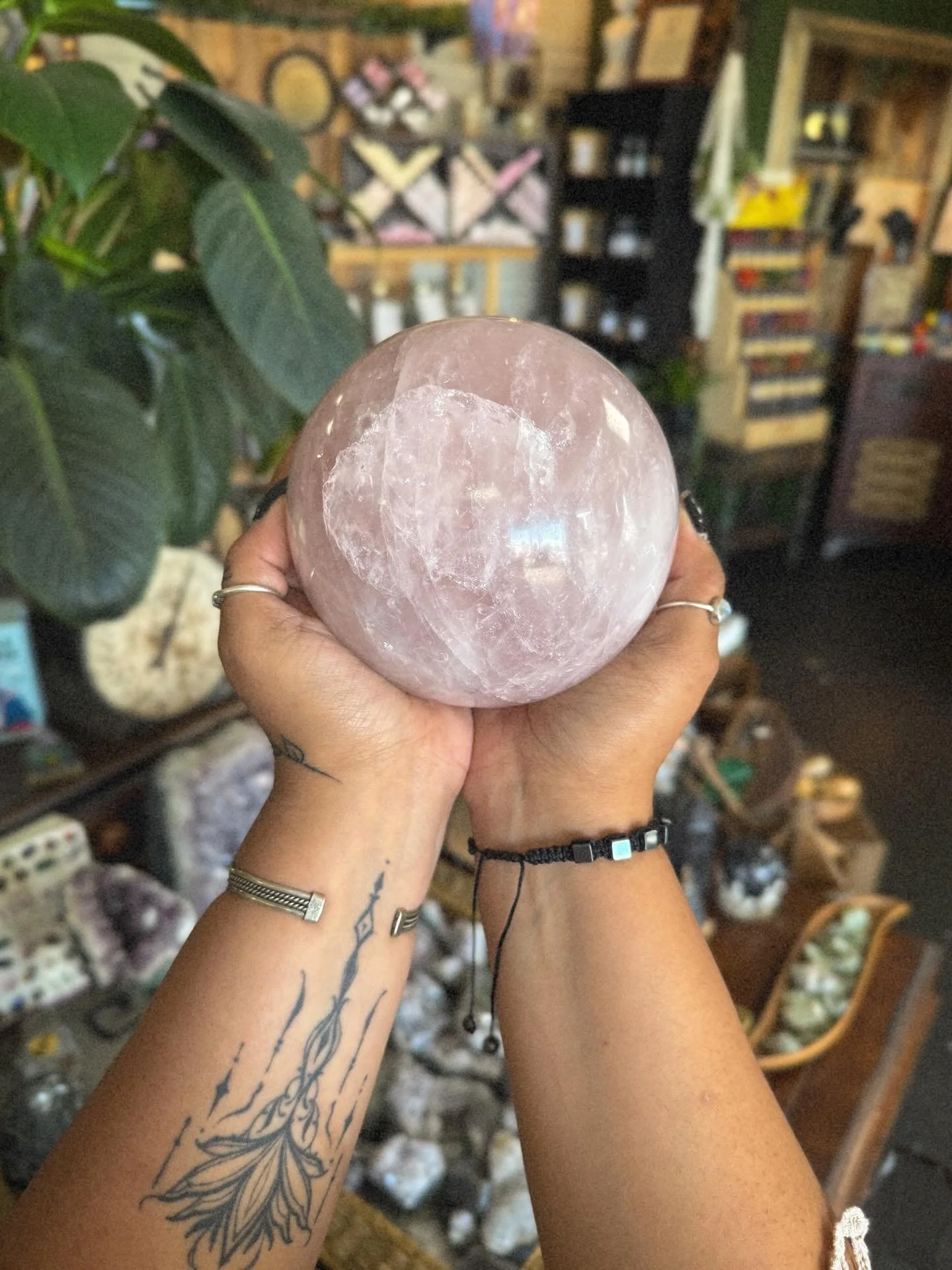 This Libra new moon is giving big rose quartz energy… balance, beauty, and a little extra love for yourself.๐
What are your plans for this powerful new moon? ๐๐ฏ๏ธ๐
*
*