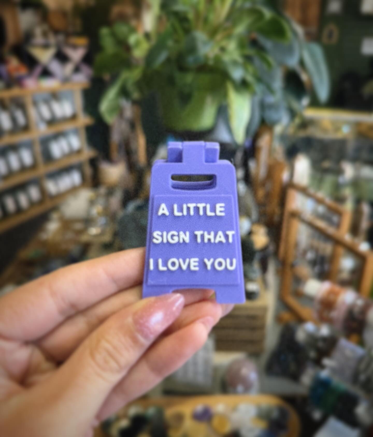 A little sign, a lot of love.💗
We&rsquo;re so thankful for the way this space is filled with kindness, connection, and hearts that lead with love. That&rsquo;s where the real magic lives. ✨