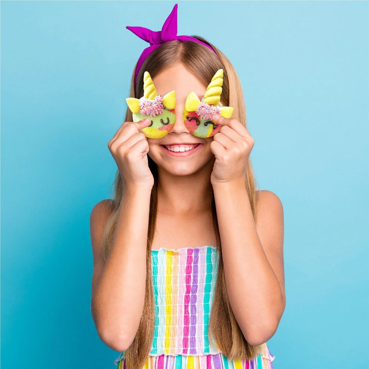 @duffgoldman has a brand-new baking kit with @baketivity! Learn to bake rainbow sugar cookies from scratch and turn them into unicorns!
✨💕🌈 Learn to bake rainbow sugar cookies from scratch and turn them into unicorns!

Order yours online today!

#s