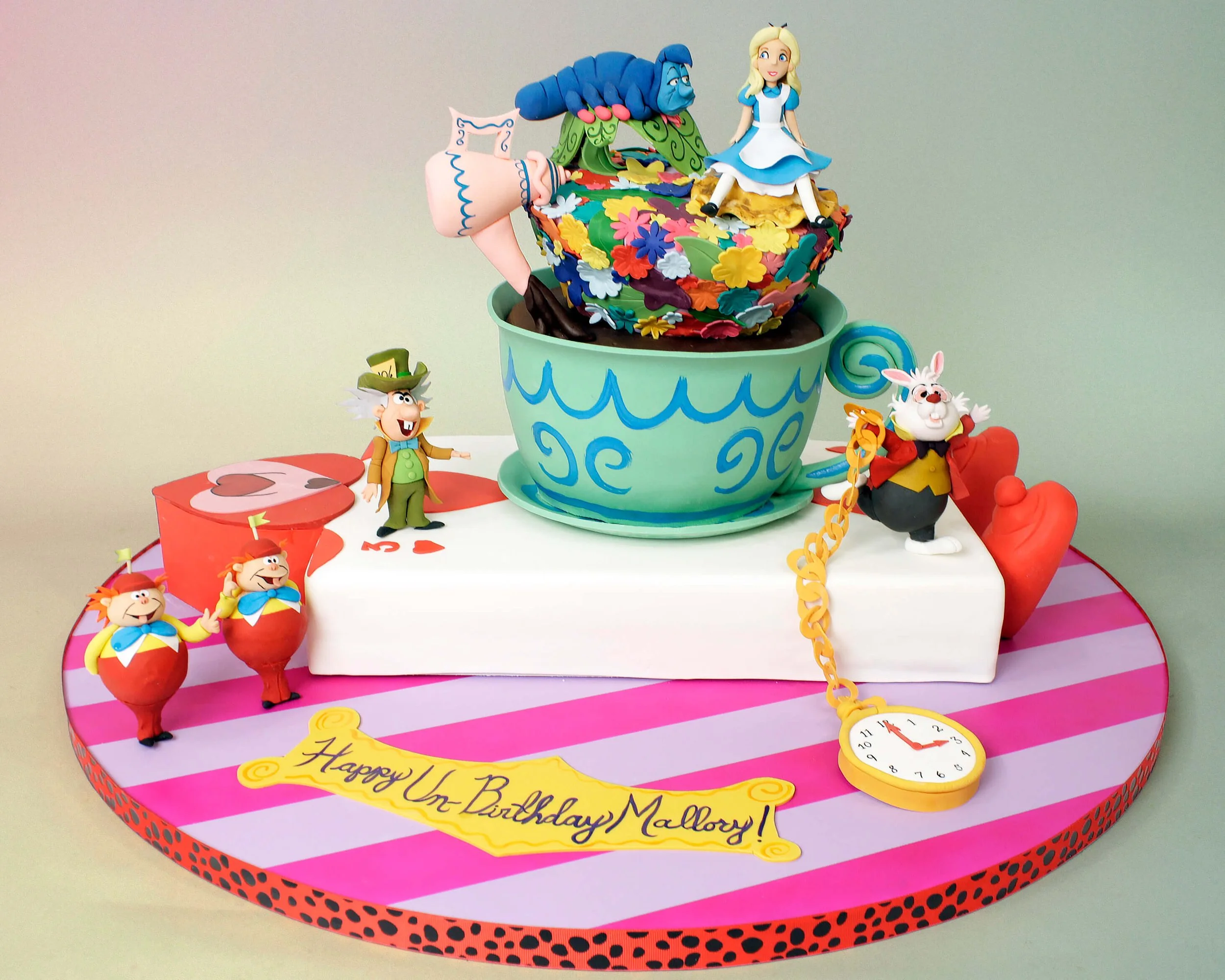 Alice-wonderland-cake.JPG