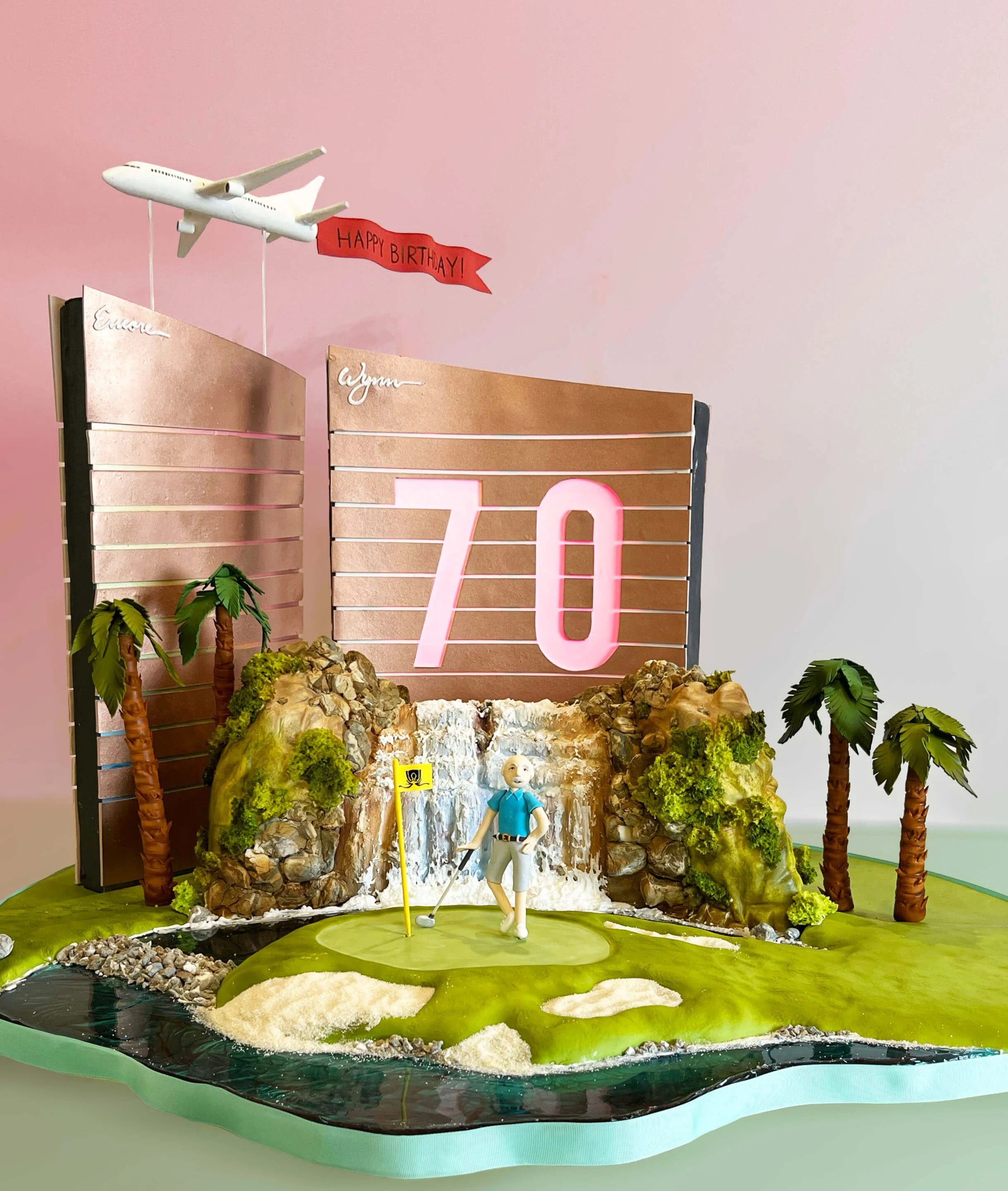 Wynn_casino_golf_cake.jpg