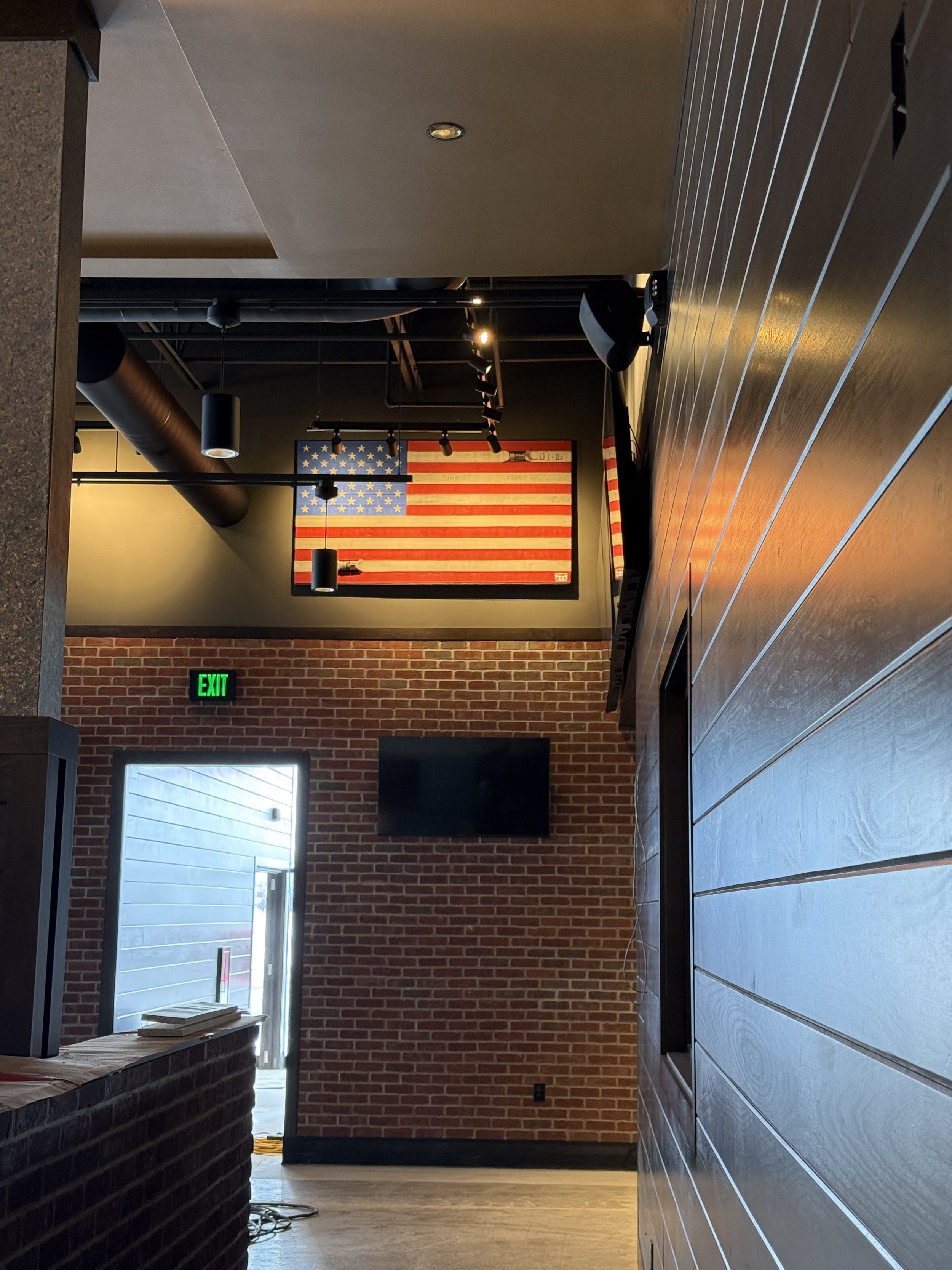 Flag #127 - Ale Emporium - Avon, IN