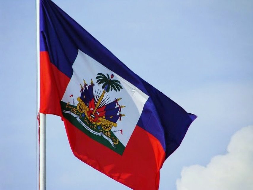 HAPPY HAITIAN FLAG DAY! Celebrating our heritage and the power of community! Proud to be a Haitian organization delivering healthcare with heart. 🇭🇹 #haiti #haitianflagday #projectmedishare