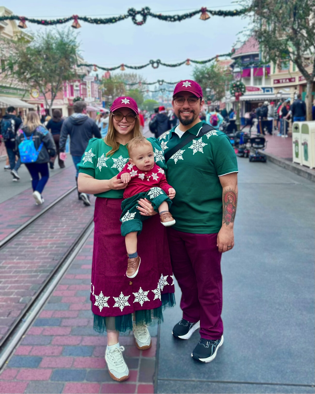 Watch Me Make Christmas Parade Disneybounding Outfits