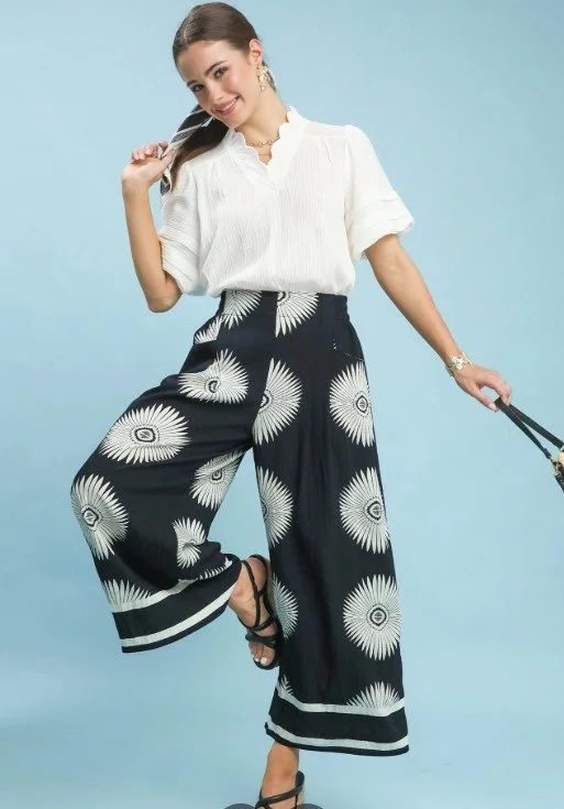 UMGEE
Abstract Border Print Wide Leg Pants
$42  (s, m, lg, )  #60418FS