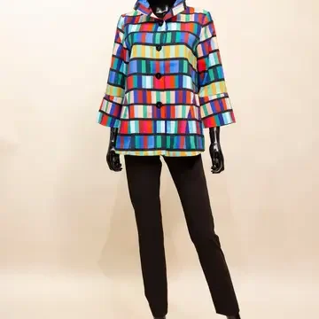 Samuel Dong
Print jacket with wired wing collar, body lined, 2 pockets #90630FS (xxs,xs,s,m)
$99  OUR PRICE  $65