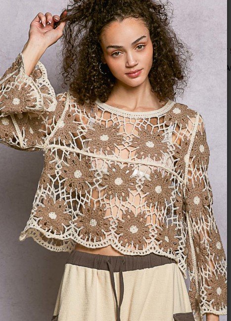 POL Brand
Designed in round neck long sleeve regular fit top in crochet with loosely weaved floral knit patterns and scalloped edge. SIZE: OS
3909-613FS
$32  Color: Mocha
