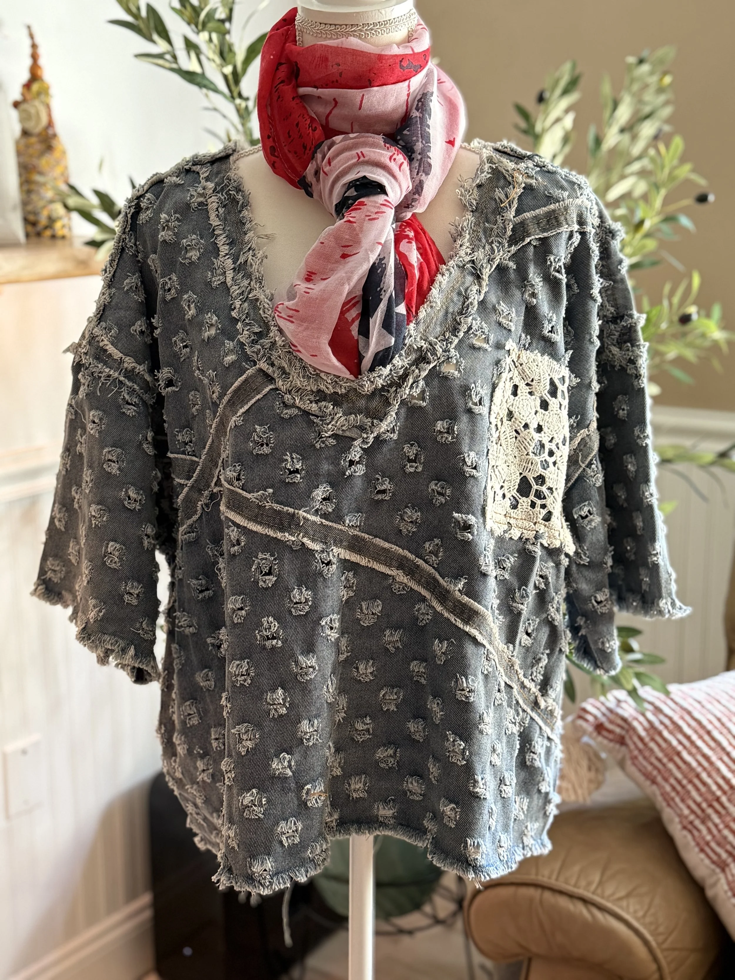 POL
Denim and Lace V Neck 
$45 (s, m, lg)      #90422FS