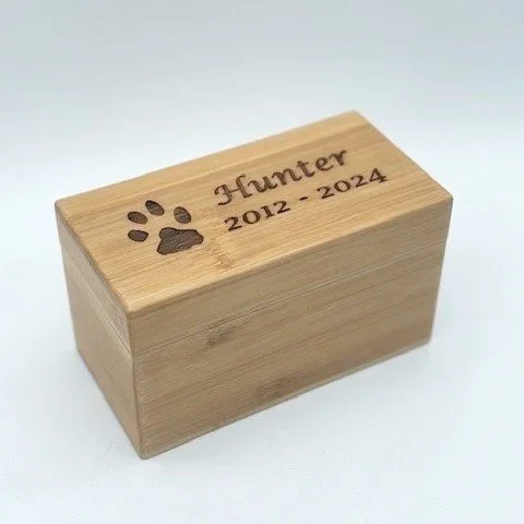 Engraved+Box+Own+Paw+Print.jpg