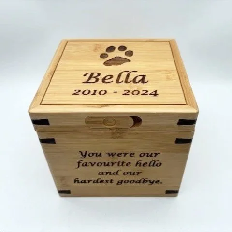 Bellas+Urn+2.jpg