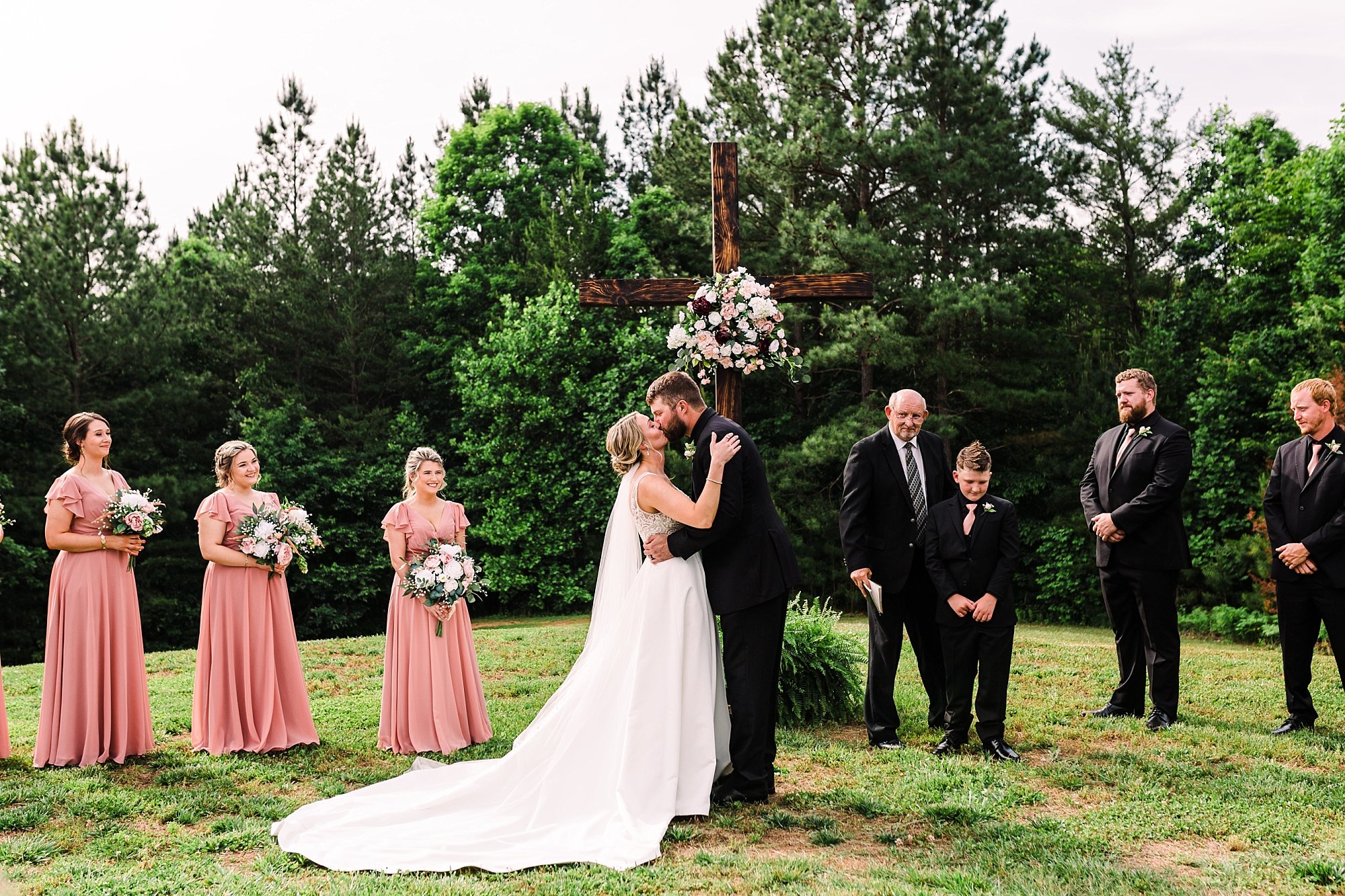 Triple-B-Ranch-Asheville-Wedding-Photographer-Melissa-McElrath-Photography-_0032.jpg