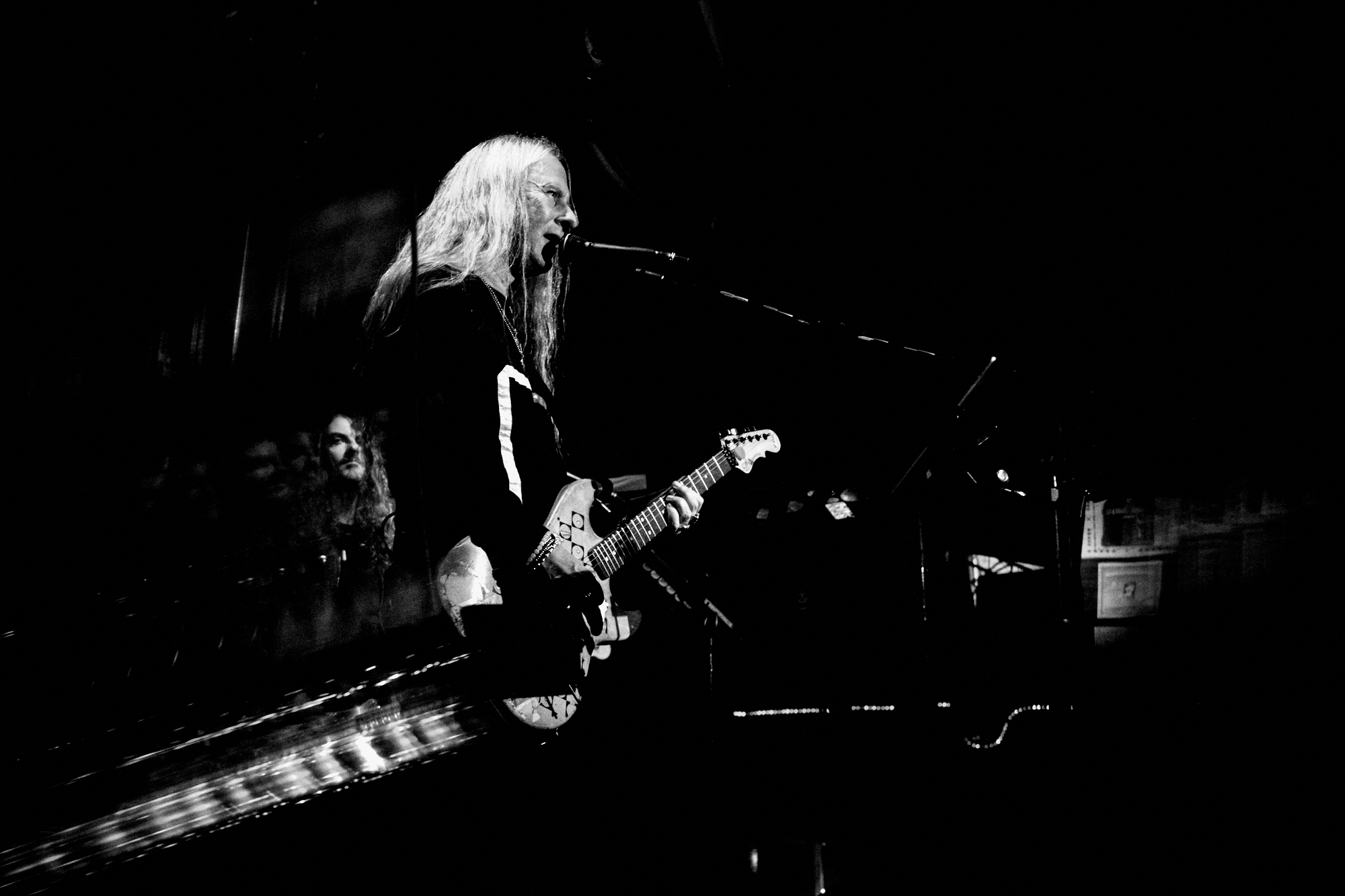 Jerry Cantrell_PH Release Show_Caroline Brodt_01.png