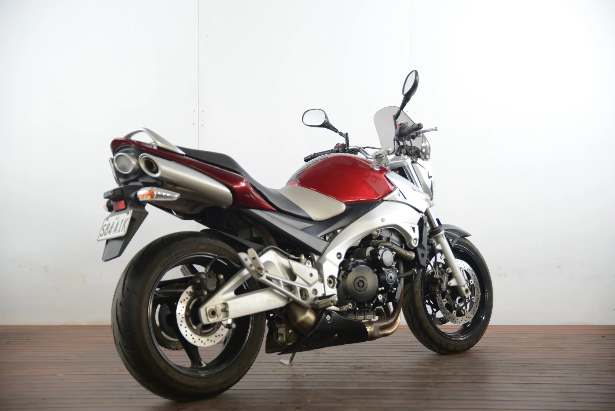 Suzuki GSR600 3.JPG