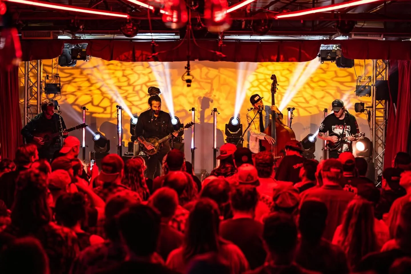 Call up Trudy on the telephone! 📞Slidin&rsquo; into @brushystreet tonight for one last shindig 💥

🎟️ &rarr; Link in bio

📸: @stewbixpix