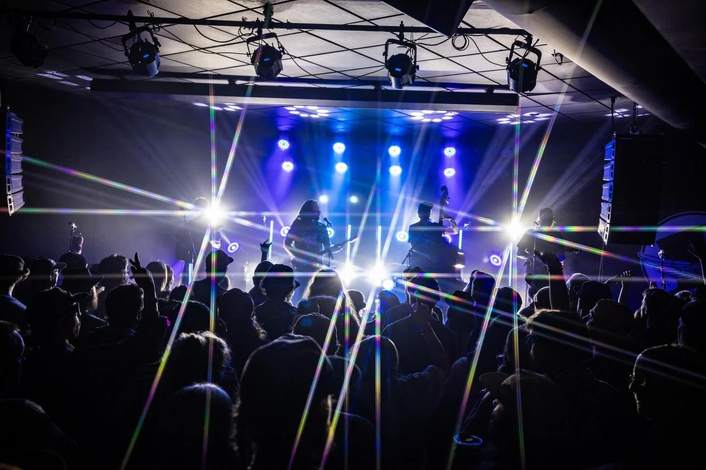 Closing out this tour in a place that&rsquo;s near and dear to our hearts 🫶 Catch y&rsquo;all at @the_wilma_theatre tonight with @madeline.hawthorne!

🎟️ &rarr; Link in bio / story 

📸: @stewbixpix