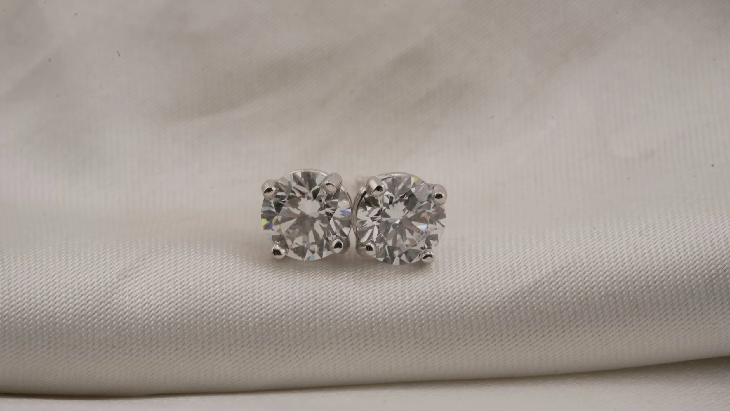 0.70ct White Gold Lab Diamond Studs- SQ2350308