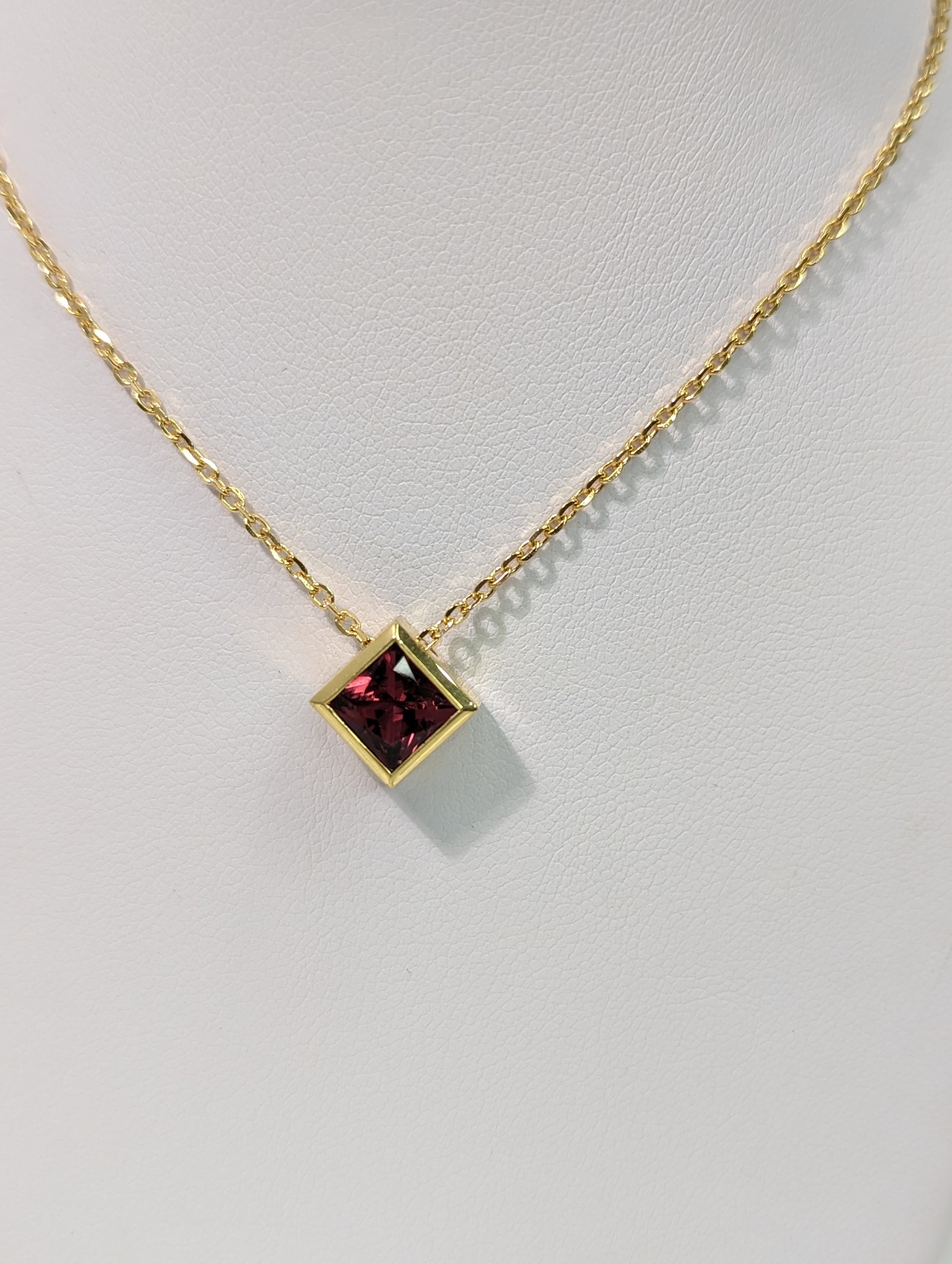 1.75Ct Tourmaline Pendant - SQ5494014