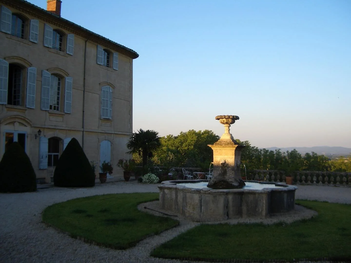 Hei. Tämän päivän ajan Raitala Music instagram tilillä maailmalla seikkaileva oopperabasso Timo Riihonen jakaa teille tarinoita. Avauksena ruokaohje nuoruusvuosilta, jota valmistan säännöllisin väliajoin.