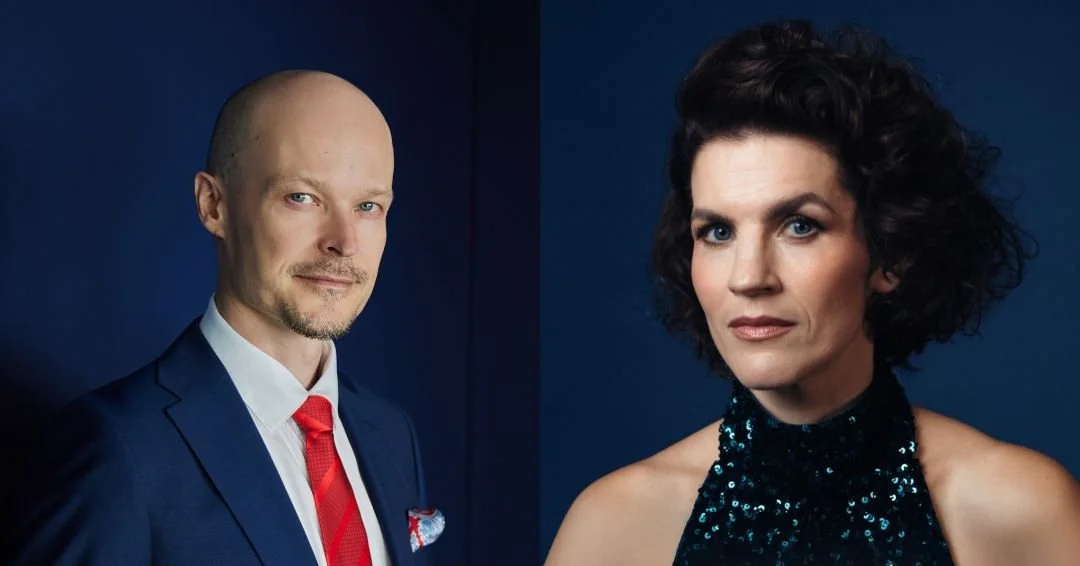 Upeat ja karismaattiset laulajat Maria Ylip&auml;&auml; ja Ville Rusanen ovat Vantaan Viihdeorkesterin solisteina Christmas Cracker -joulukonsertissa 16.12. klo 19! 🎊

Paukkukarkit, Christmas Crackers, ovat olennainen osa englantilaista joulua. Joul