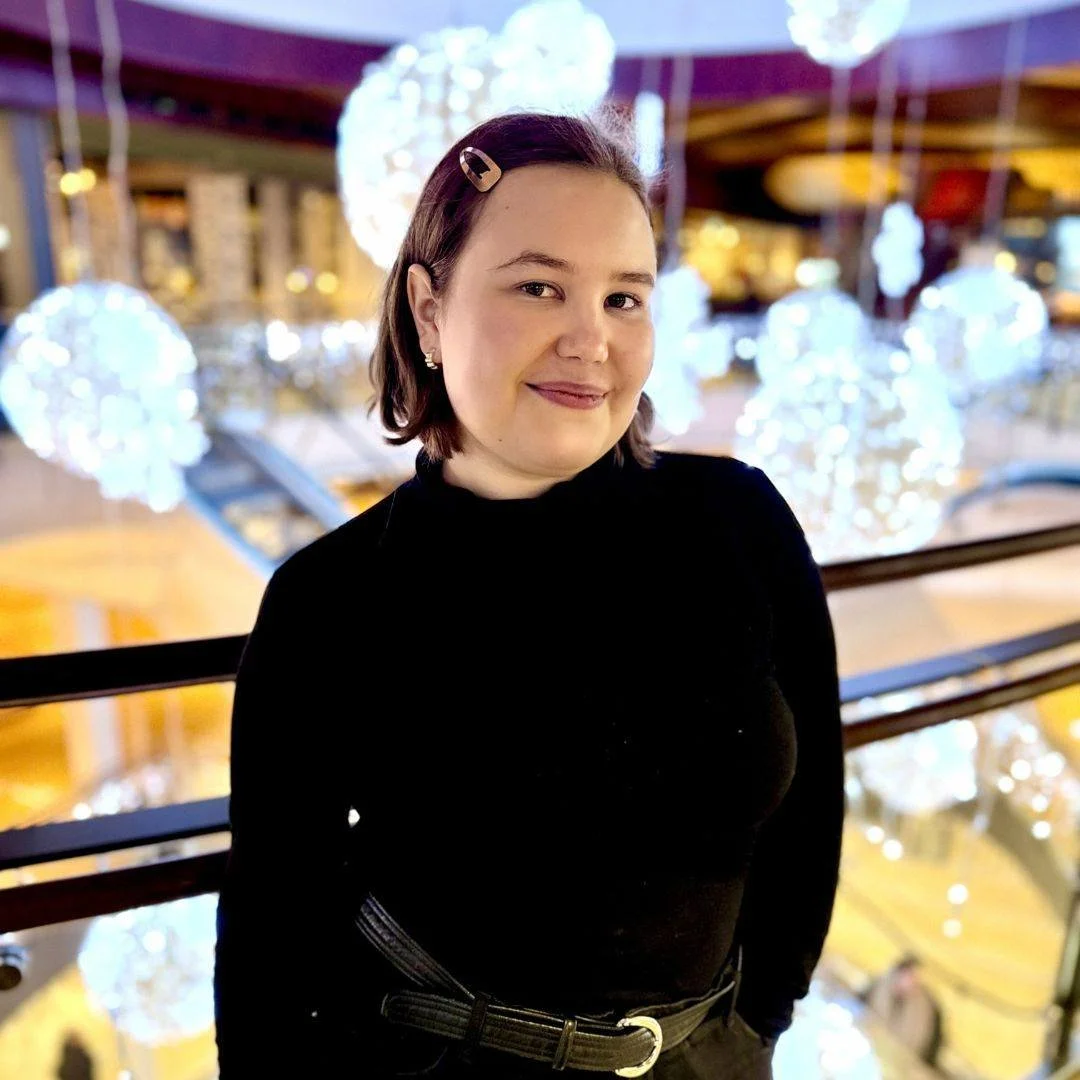 IHANIA UUTISIA - Helmi Antila liittyy Raitala Musicin rosteriin!

Laulaja-pianisti Helmi Antila on yksi sukupolvensa merkitt&auml;vimmist&auml; uusista nimist&auml;. H&auml;n on multi-instrumentalisti, jonka ilmaisuvoima, taiteellinen rohkeus ja kyps