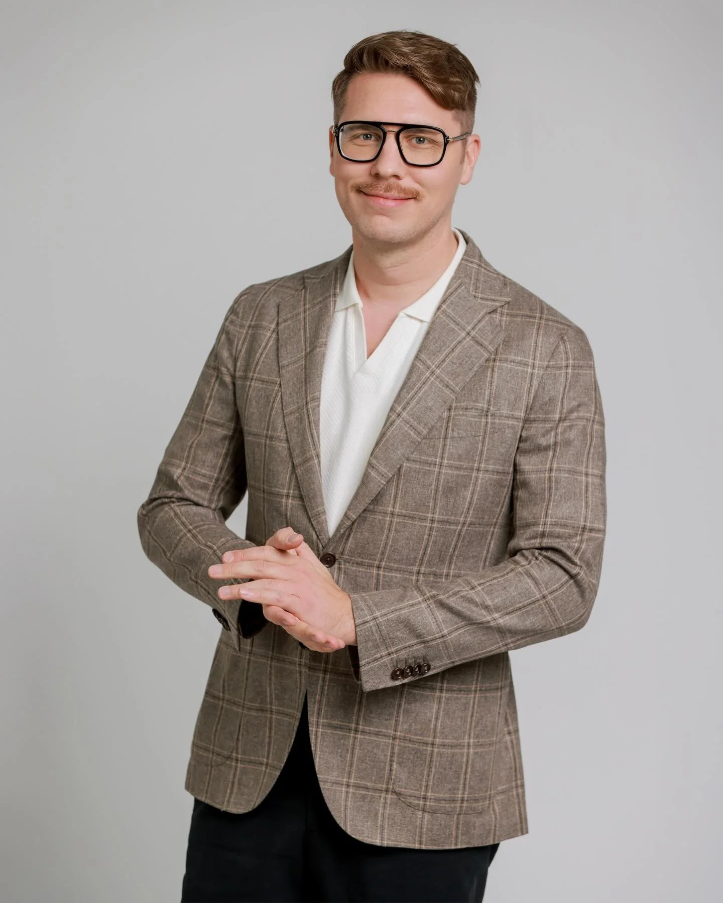 Upeita uutisia! ✨ 

Baritoni Aarne Pelkonen on mukana T&auml;hdet t&auml;hdet -ohjelmassa t&auml;n&auml; kev&auml;&auml;n&auml;! Luvassa on huima hypp&auml;ys eri musiikkilajien py&ouml;rteisiin, mutta rohkea baritonit&auml;htemme on valmis ottamaan 