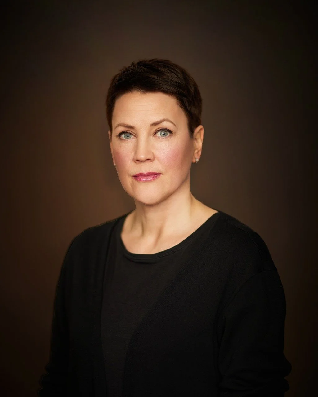 Sebastian Fagerlundin Morgonstj&auml;rnan - Aamut&auml;hti -ooppera saa maailmanensi-iltansa perjantaina 30.1. ja sen upeassa solistijoukossa n&auml;hd&auml;&auml;n my&ouml;s s&auml;dehtiv&auml; sopraano Mari Palo!

Ooppera pohjautuu Karl Ove Knausg&