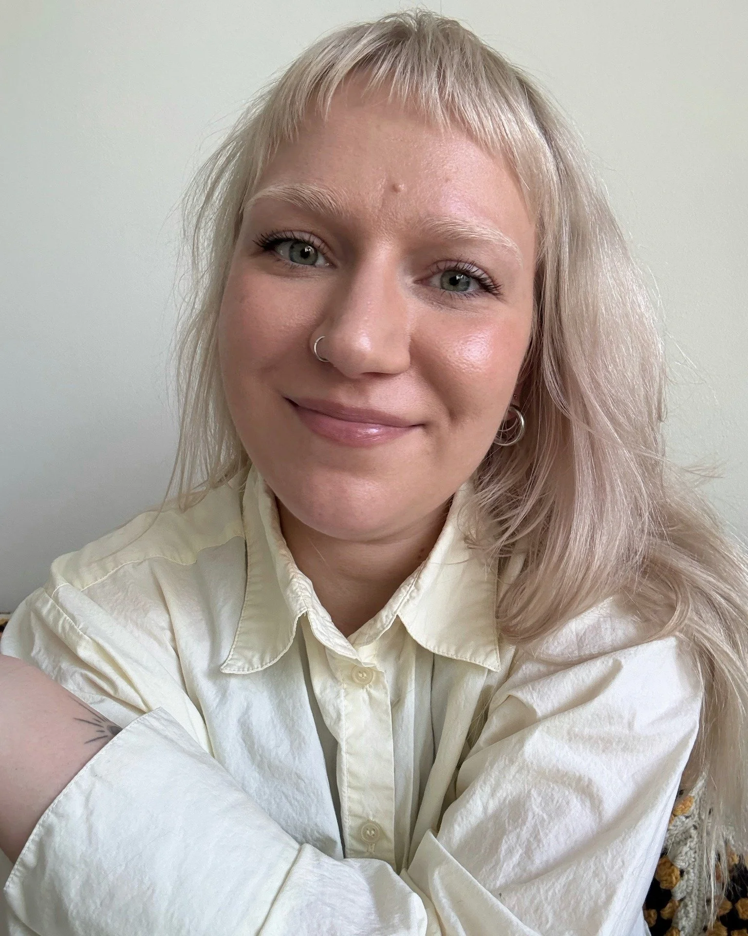 Veera t&auml;&auml;ll&auml; Raitalan tiimist&auml; moi! 👋 N&auml;ill&auml; sanoilla on tullut alotettua jokunen viesti kuluneen ensimm&auml;isen harjoittelukuukauden aikana. Ja se on ollut kuulkaa mukavaa! Sek&auml; artistit ett&auml; Raitalan tiimi