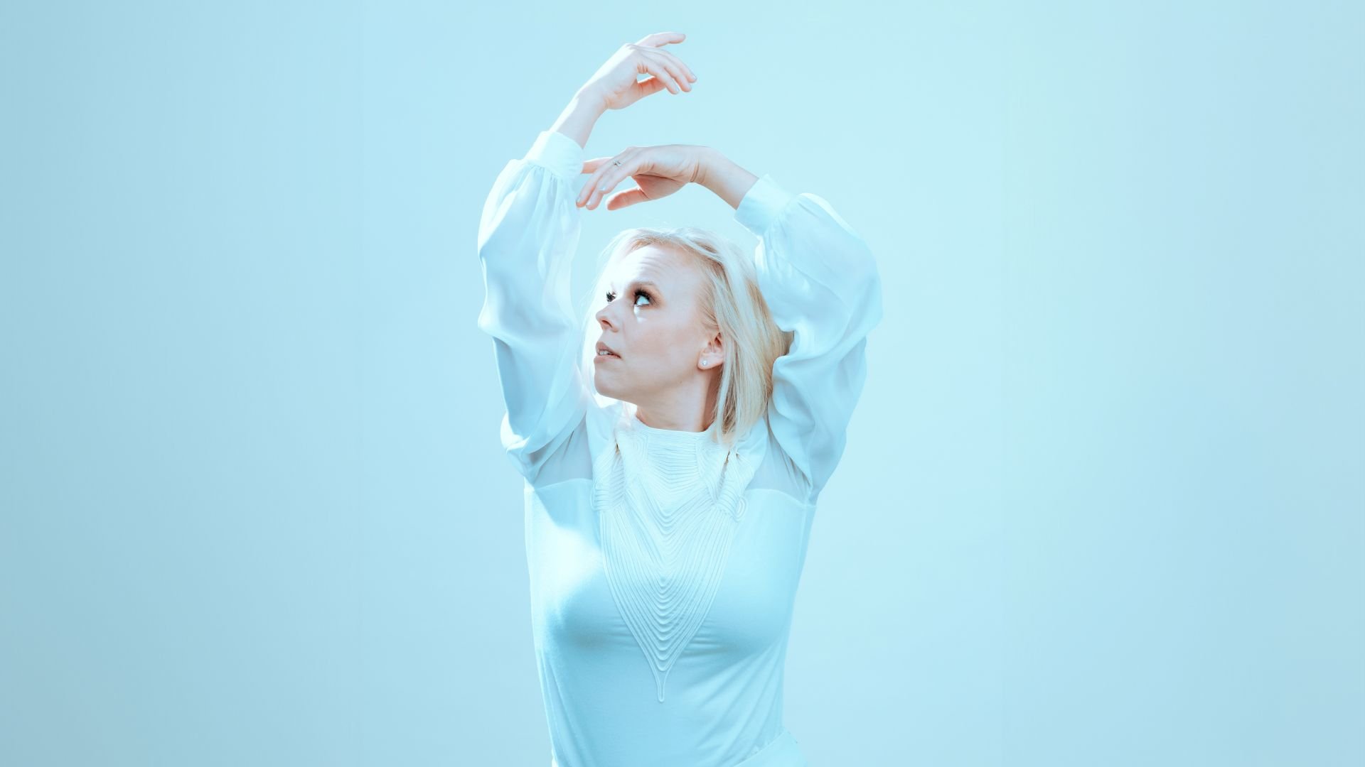 Jazzlaulaja Aili Ikonen on yksi Suomen kysytyimmistä artisteista. Keikat myy Raitala Music.