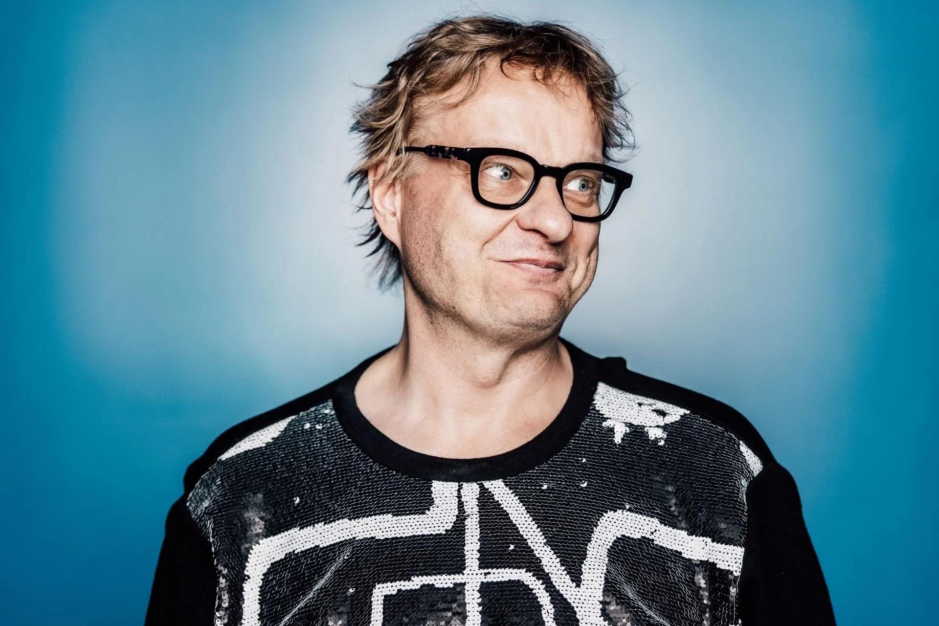 Kansainvälisesti tunnettu pianisti Iiro Rantala on muusikko, jonka esitykset ja levytykset yhdistävät huumoria ja virtuositeettia.