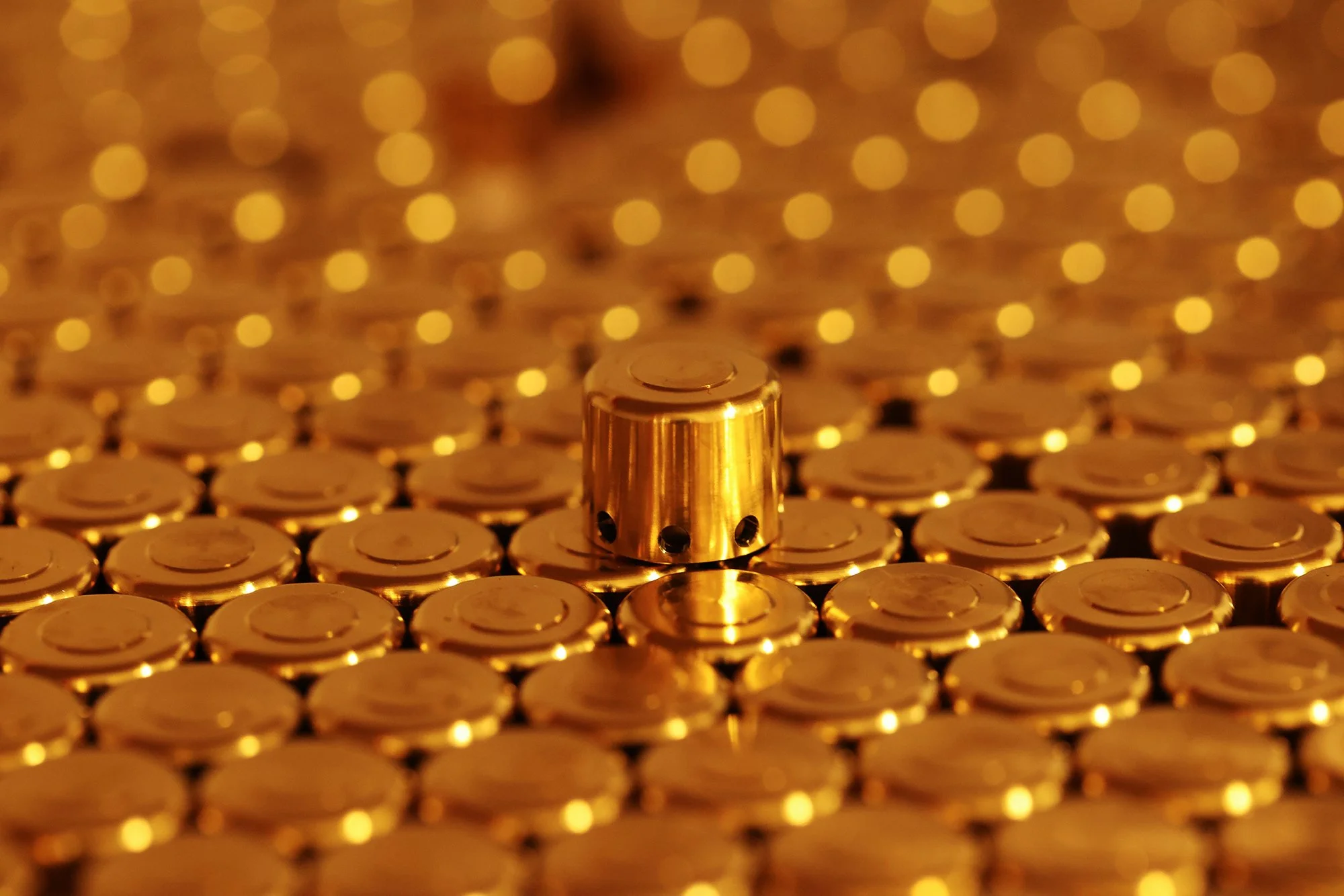Inside the body are titanium pistons, chosen for their performance in the harshest conditions. Each piston is Ti-Nitride coated to reduce friction and increase wear resistance, while a cross-drilled design enhances cooling when it matters most.
