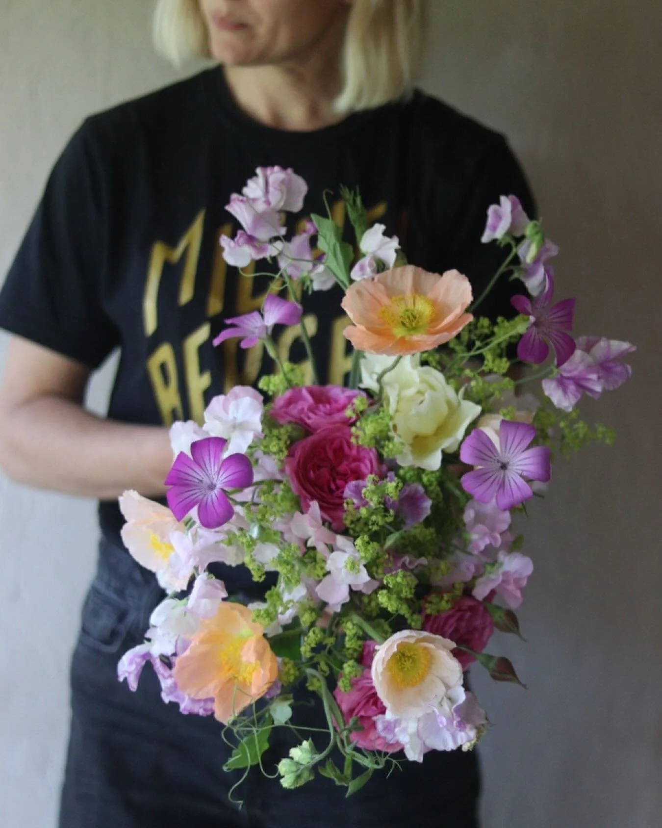Icelandic poppies, corn cockles, roses, sweet peas and a touch of acid from &lsquo;our Camilla&rsquo;. 

June in flowers. 

#seasonledfloristry #modernbritishfloristry #locallygrownflowers #britishflowers #cambridge #saffronwalden #wildstemswedding #