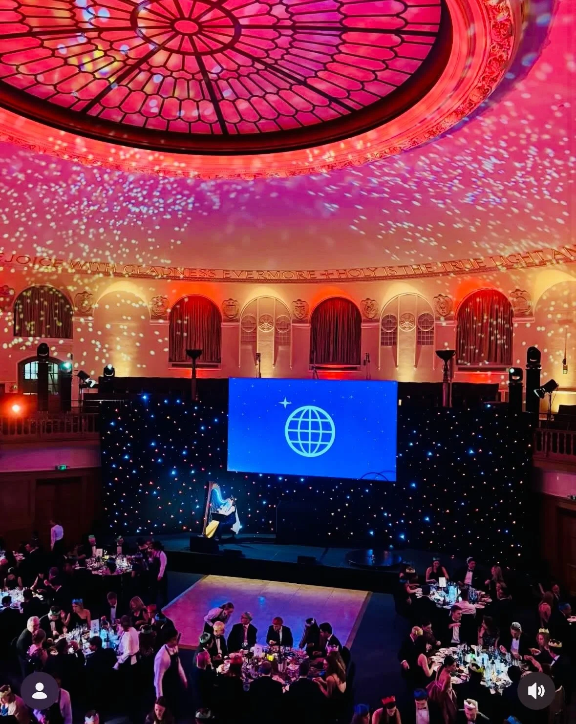 Happy Christmas to everybody! I&rsquo;ve had an interesting couple of months - November involved a nasty accident that had me off work for several weeks. So I was overjoyed to be back working in December for some really fun jobs!! 

Here we have in s