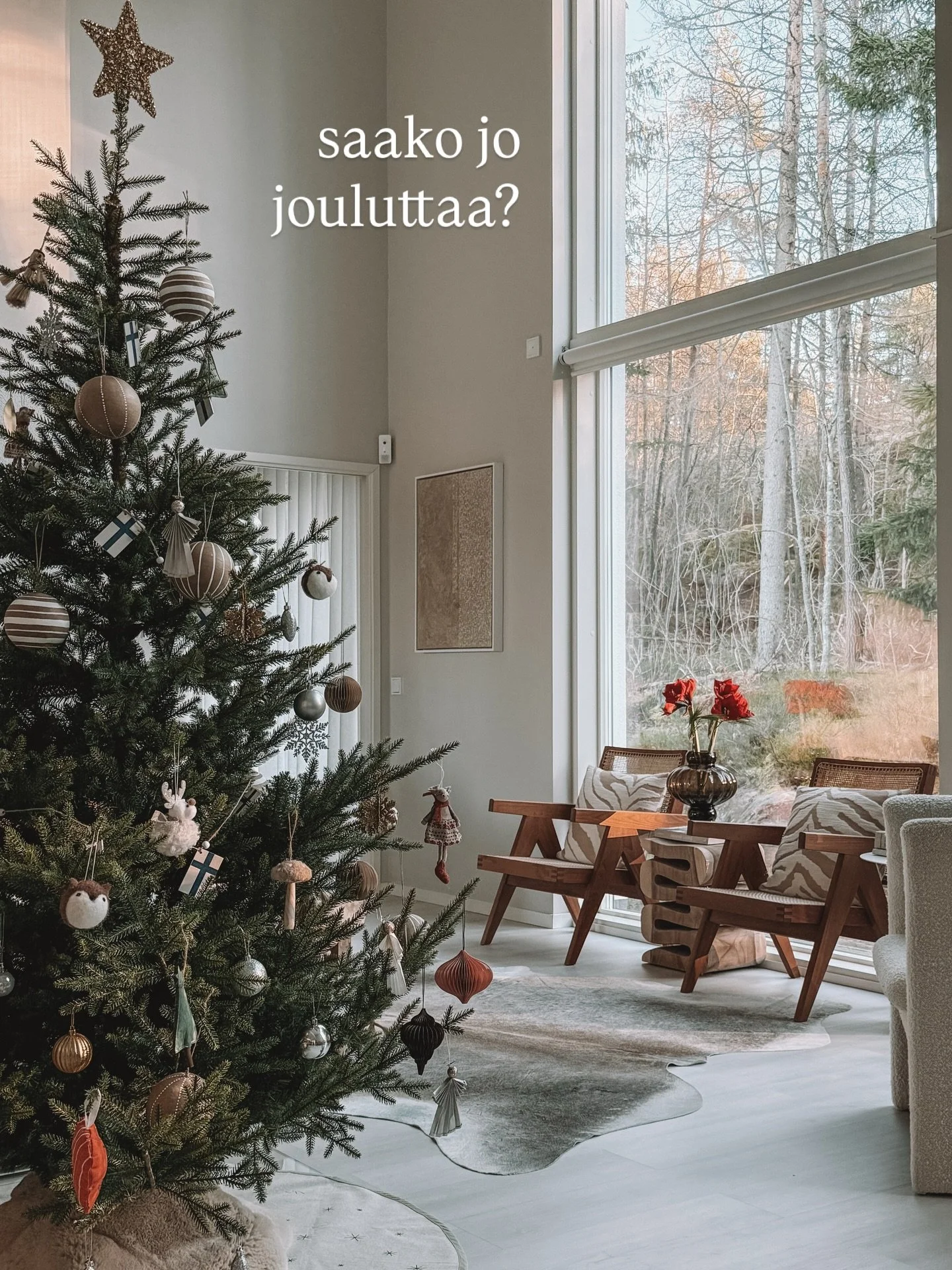 Varasl&auml;ht&ouml; jouluun. 🎄✨

En ole yleens&auml; se joka aloittaa jouluttamisen jo marraskuun puoliv&auml;liss&auml;, mutta t&auml;ss&auml; syy: viime vuonna aaton aattona meill&auml; katkesi kotona s&auml;hk&ouml;t, ja jouduttiin l&auml;htem&a