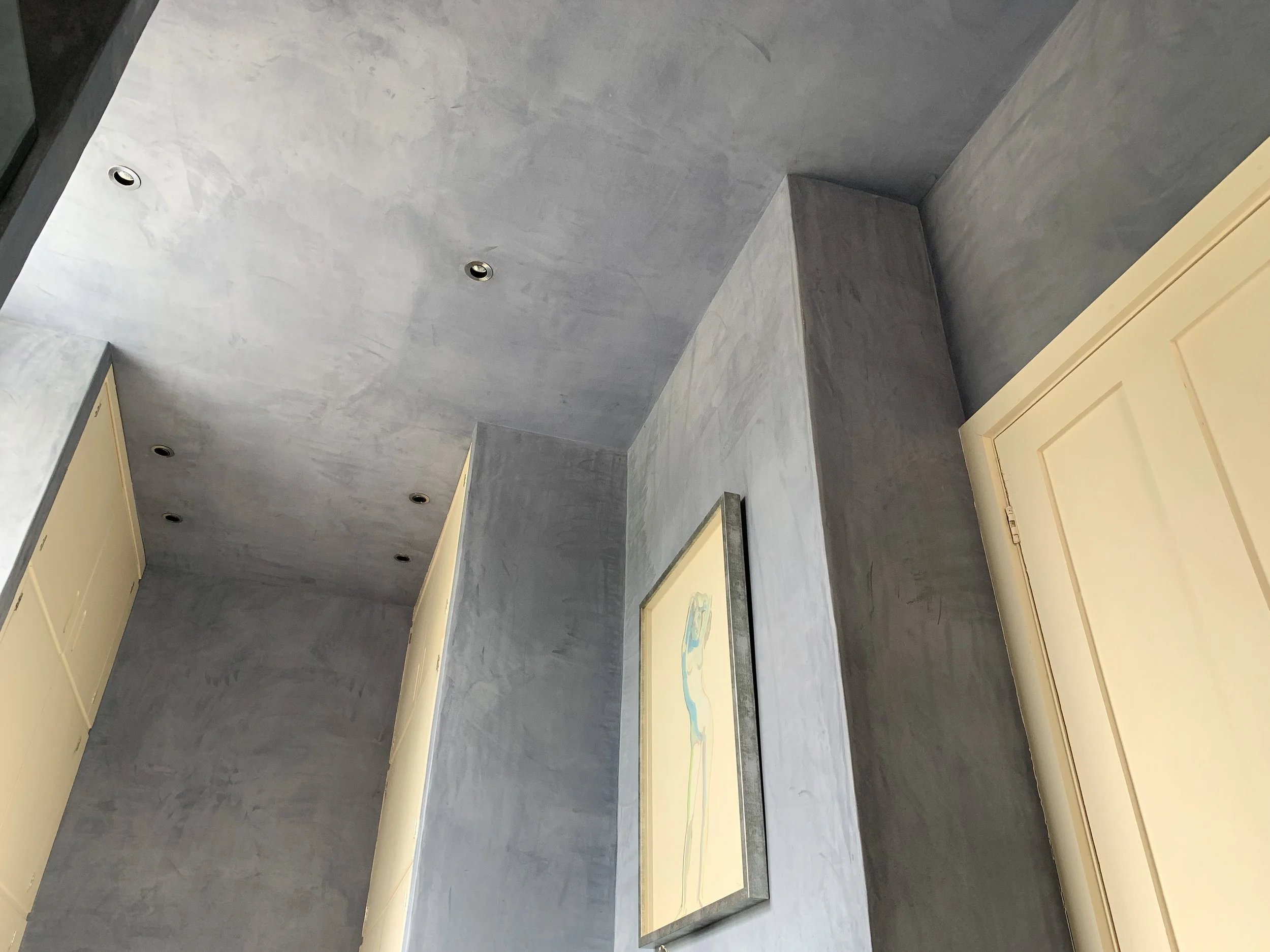 Blue Tadelakt bathroom