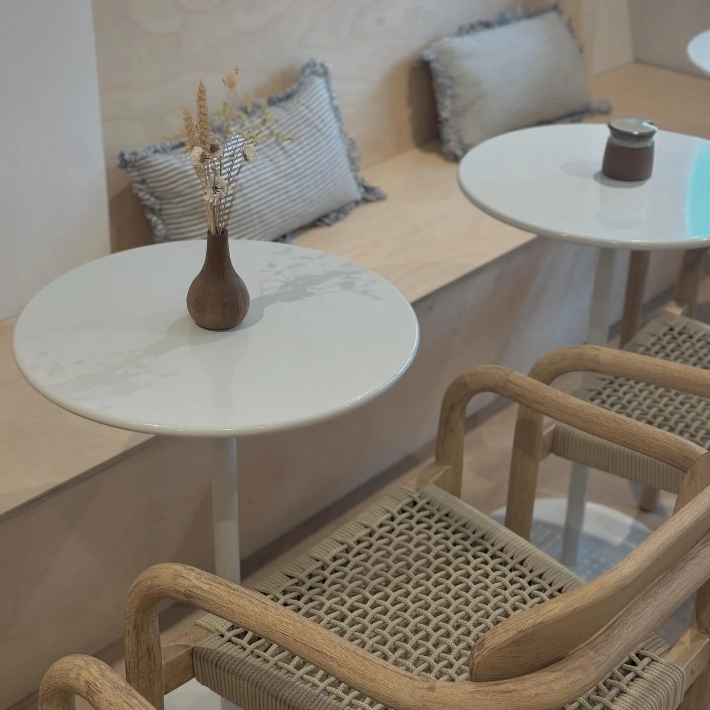 We are back open today! We have missed all your lovely faces and look forward to coffee and chats in the warm. We also have a little sale on with 30% off Christmas items.

#nailsworth #stroud #thecotswolds #smallbusiness #happynewyear