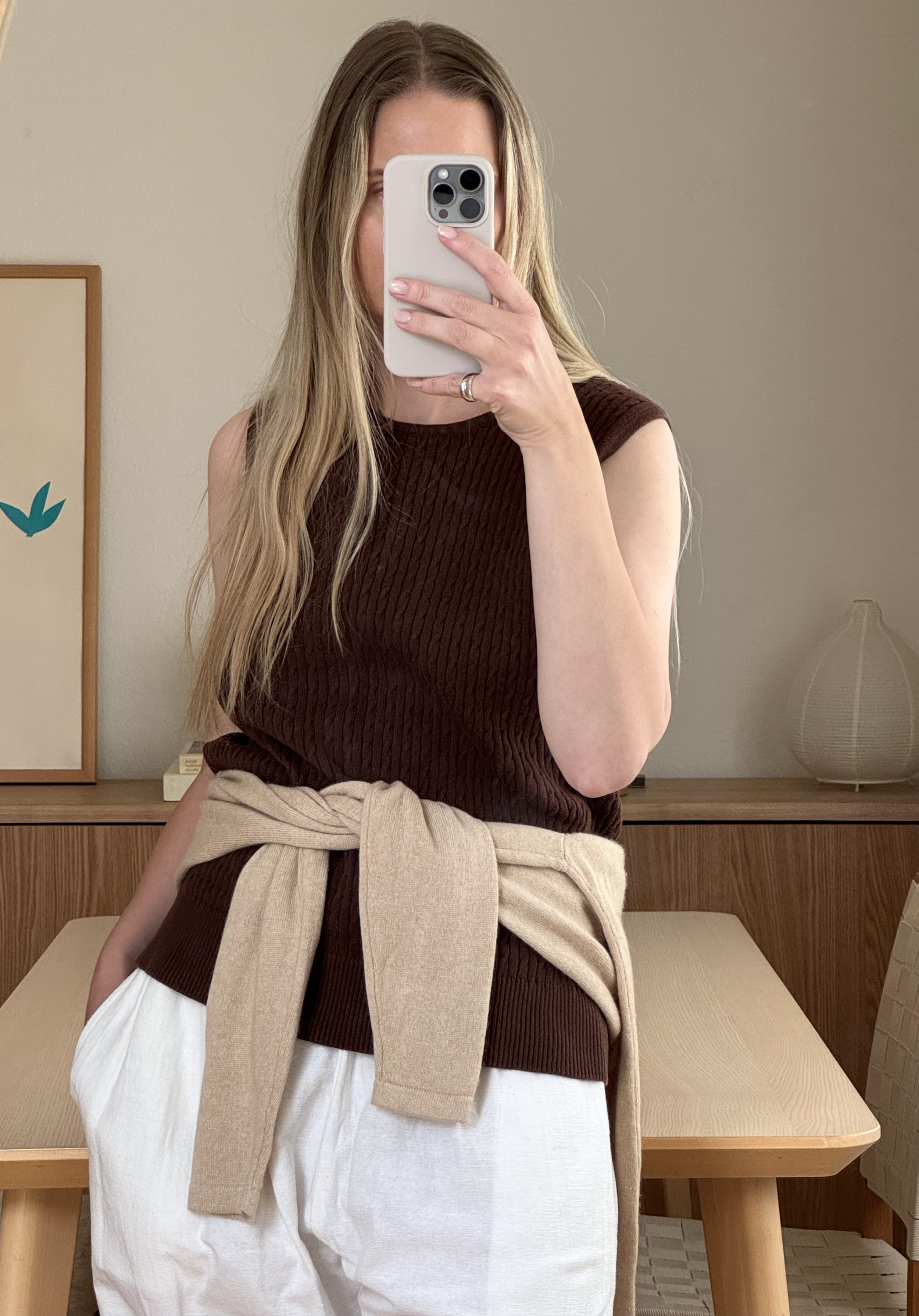 otràvie_selfie_tank_SS26.png